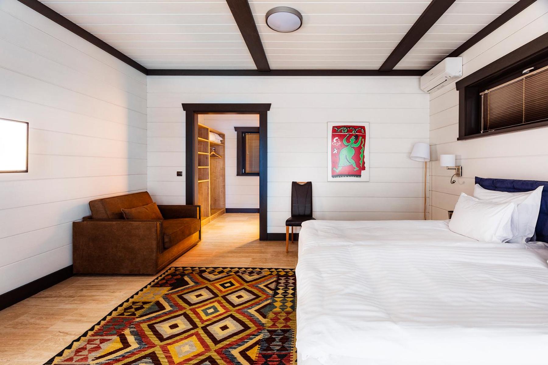 Three-Bedroom Villa - Photo 3