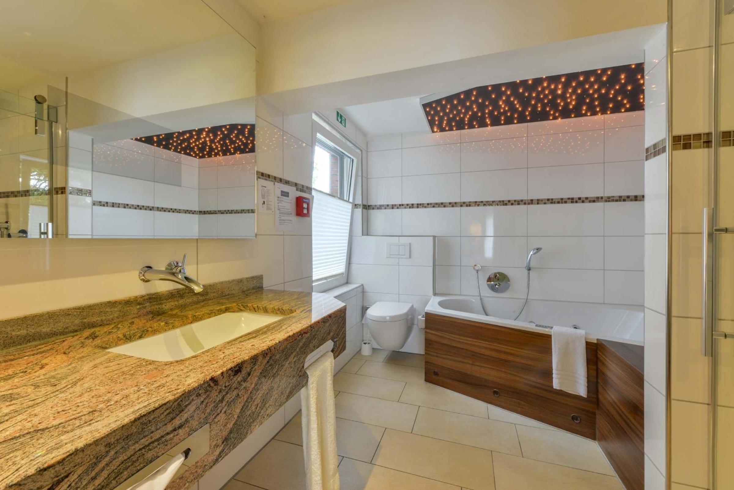 Deluxe Double Room with Jacuzzi  - Photo 4