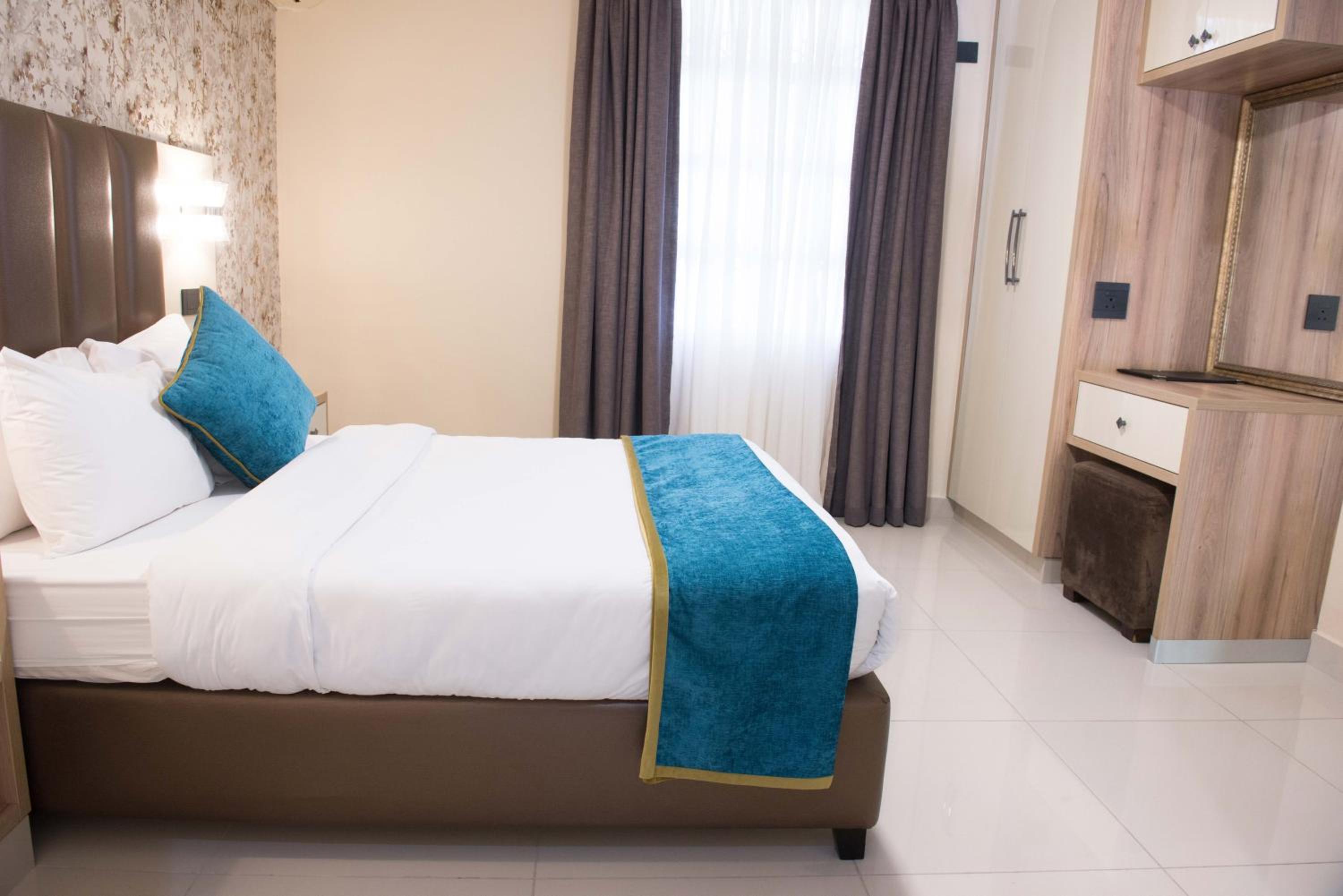 Standard Double Room - Photo 3