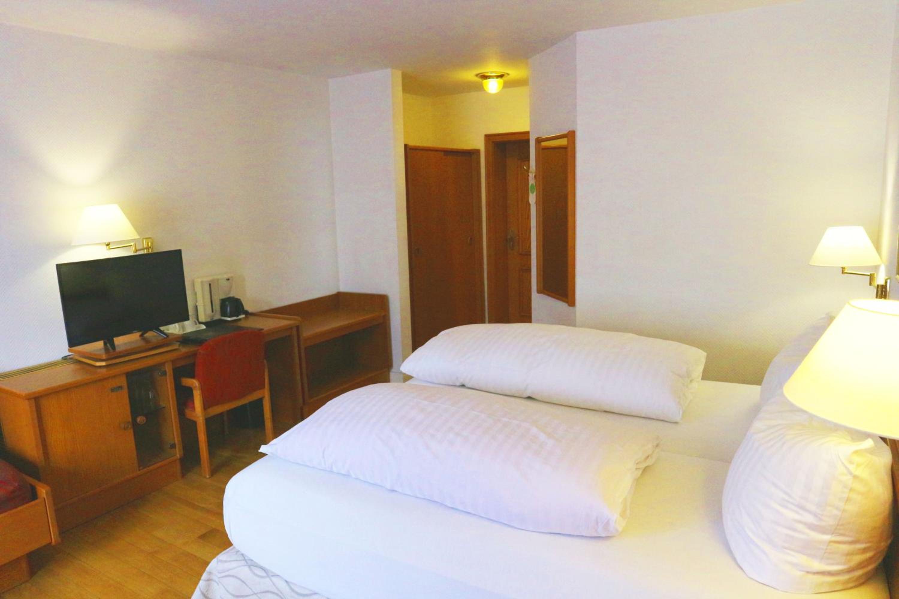 Double Room - Photo 2
