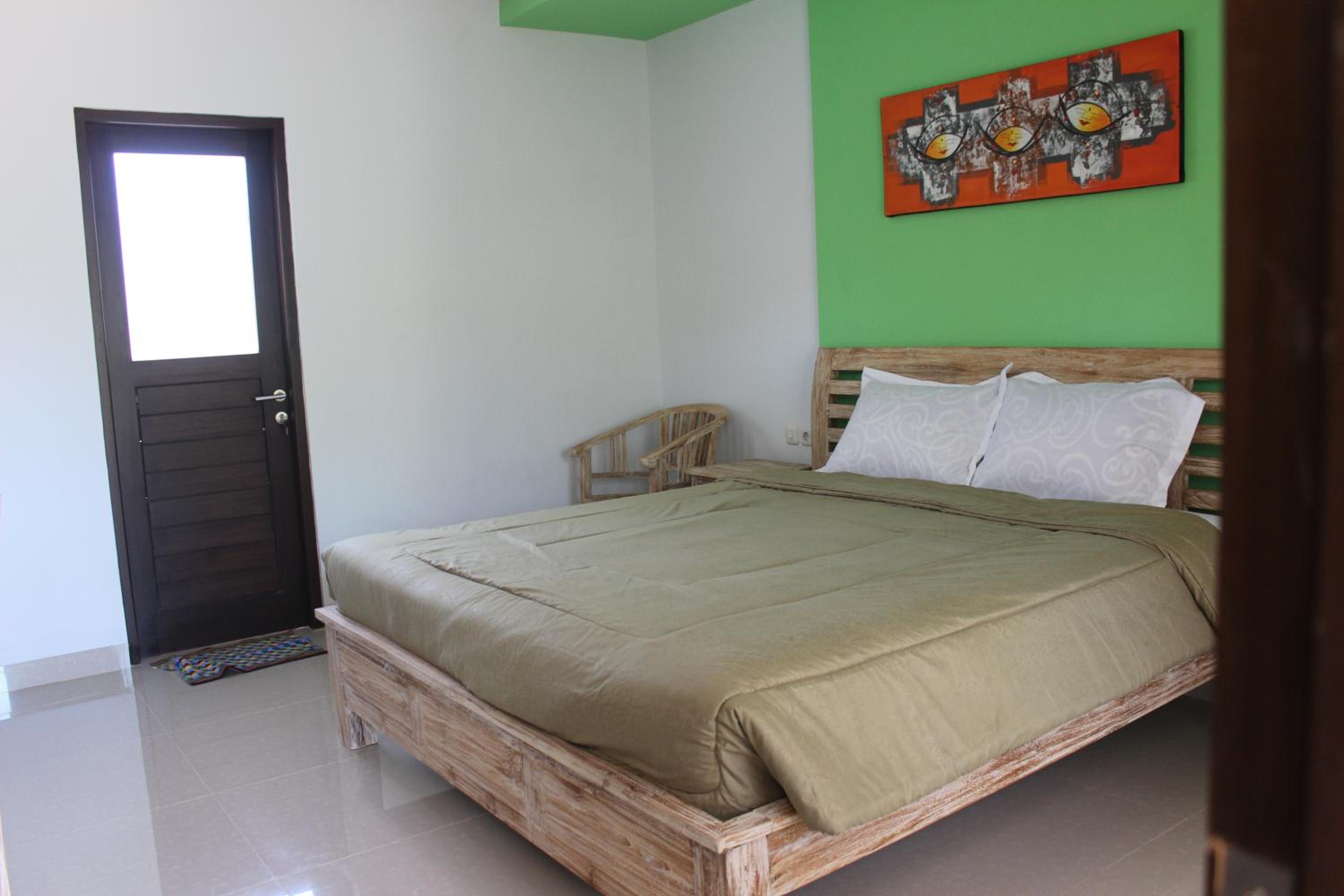 Standard King Room photo 1