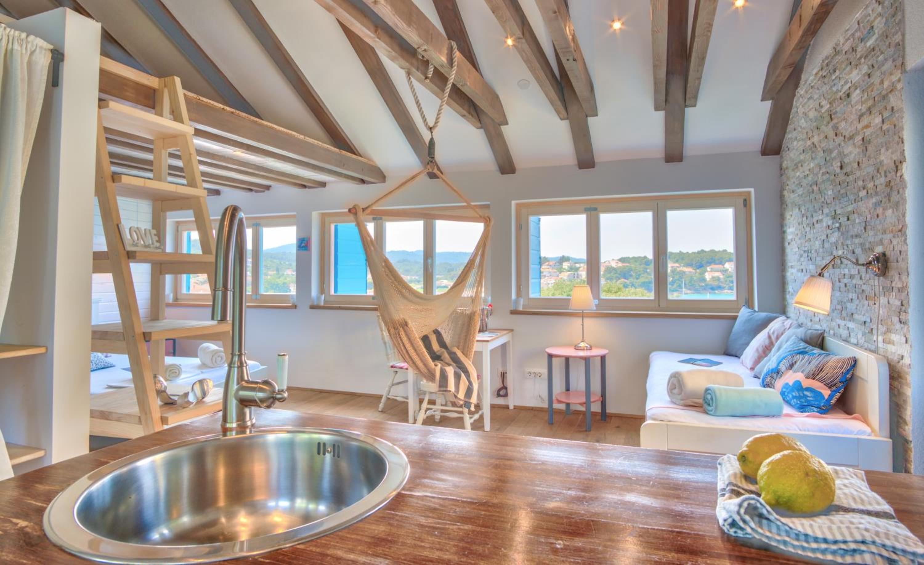 Studio Apartment with Sea View - Photo 18