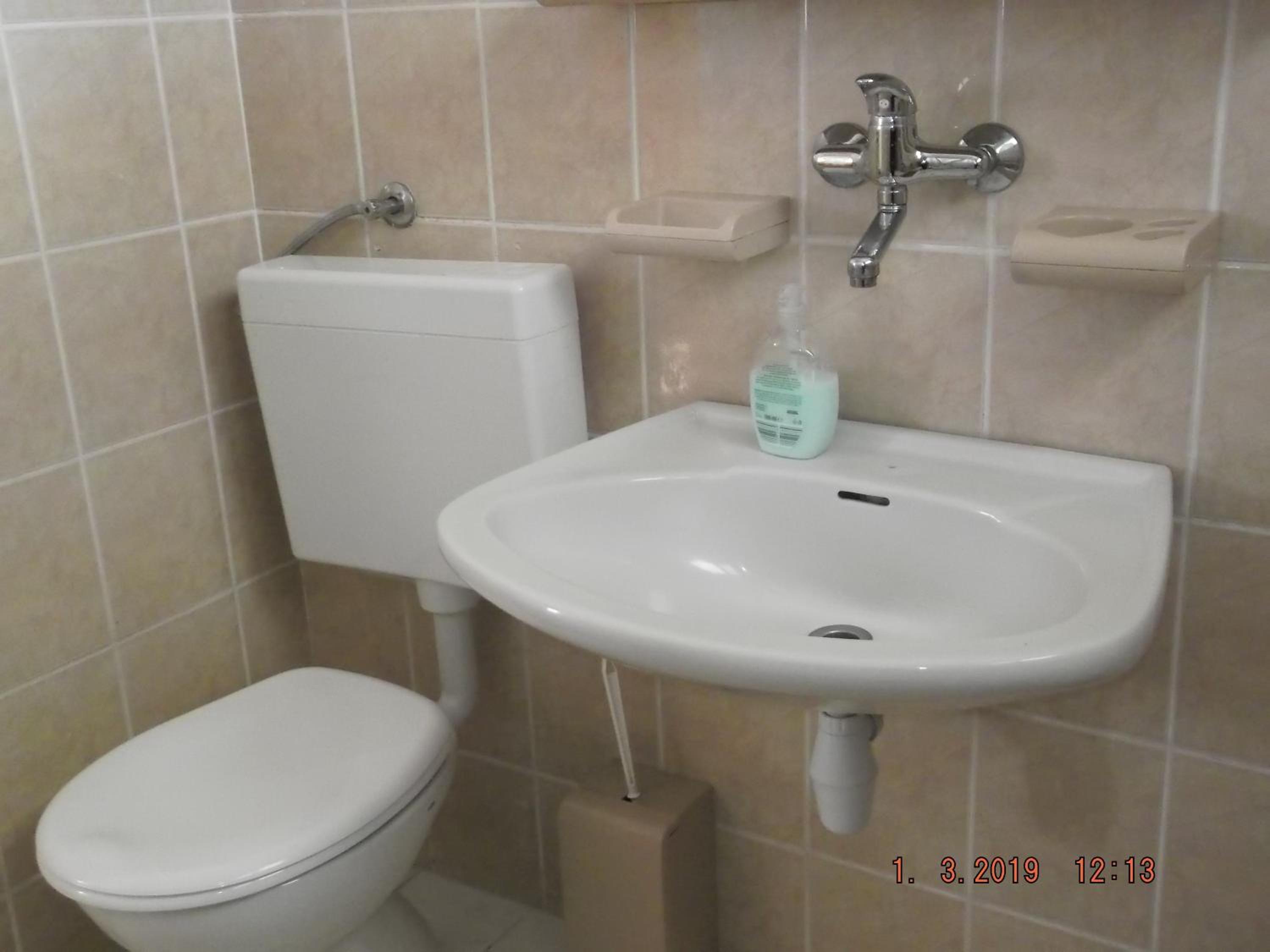 Apartment with Balcony - Photo 7