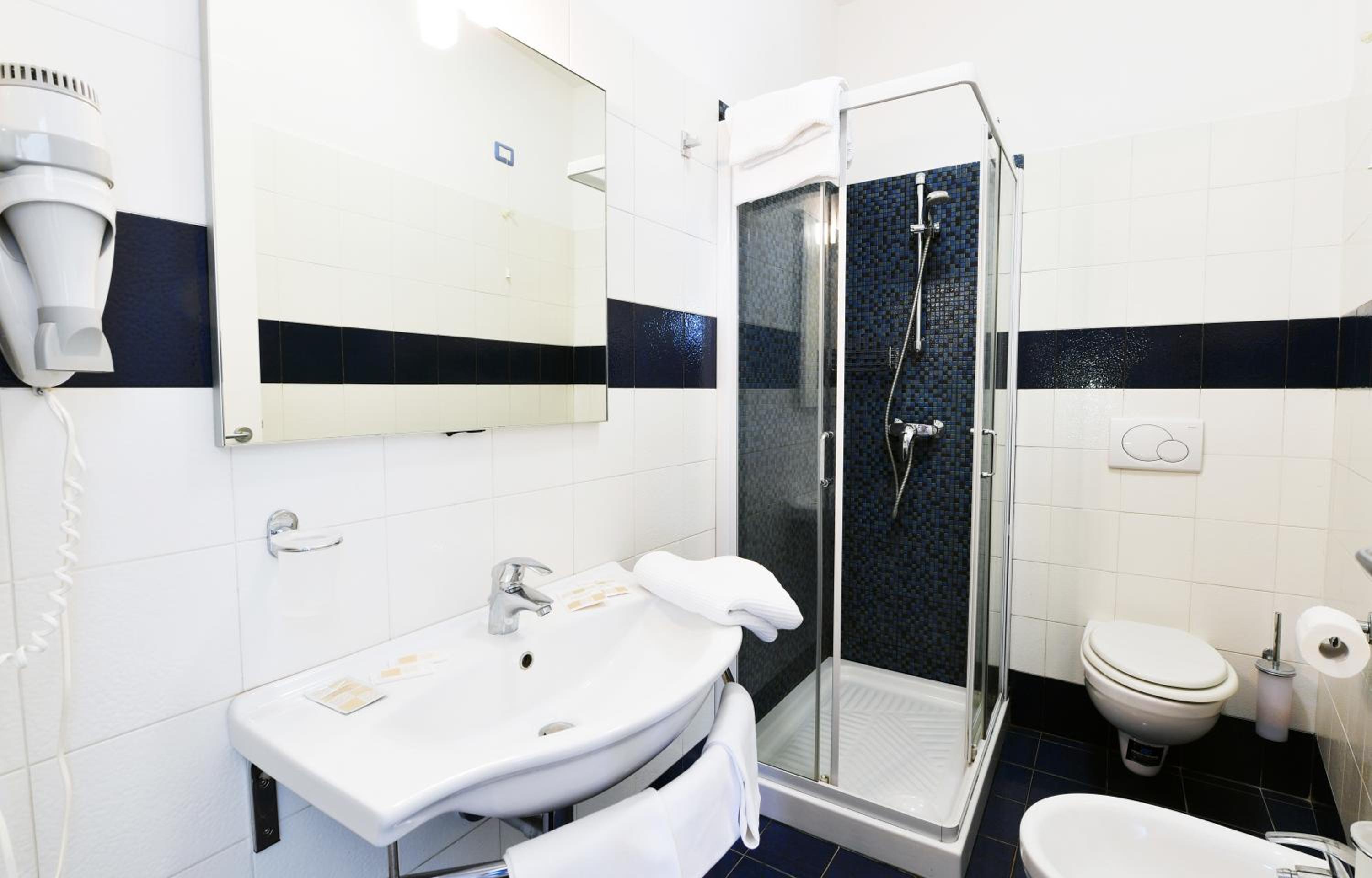 One-Bedroom Apartment (5 Adults)