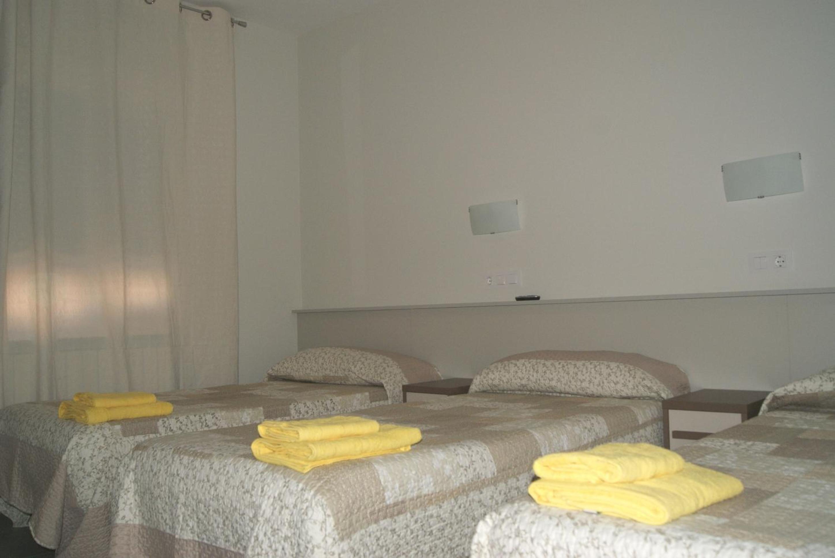 Habitación Triple con Baño Privado