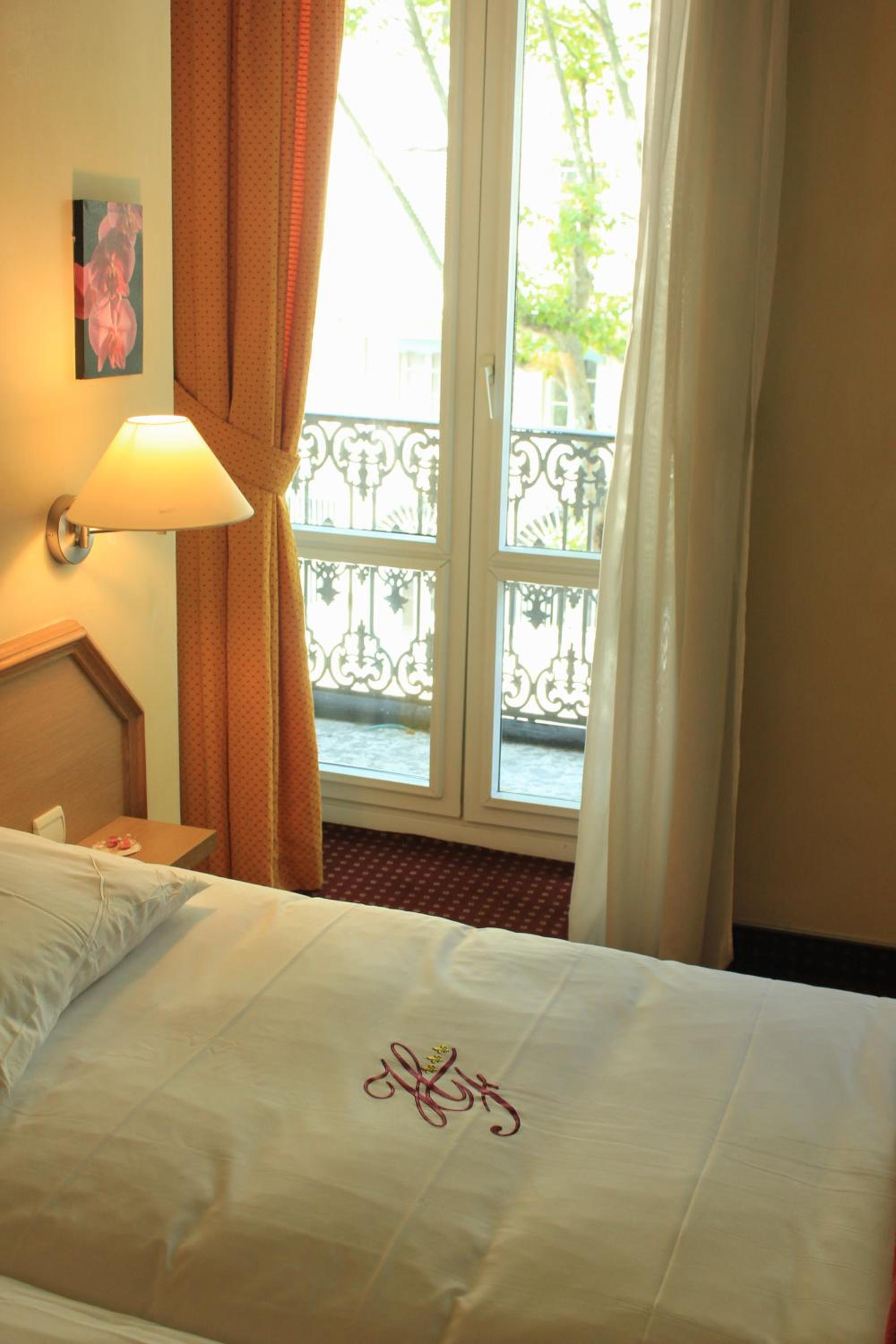 Double or Twin Room - Photo 7