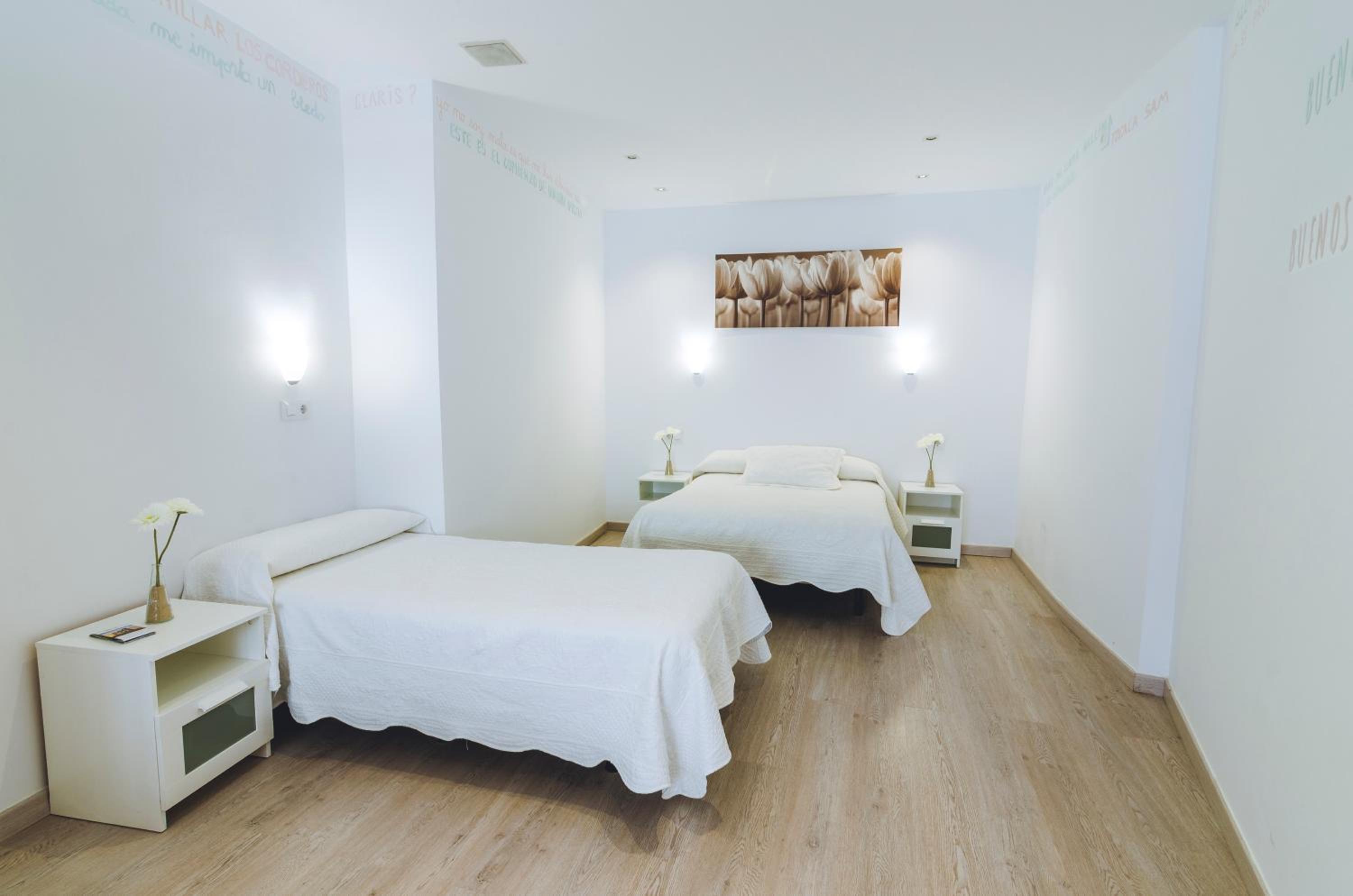 Triple Room with Private Bathroom photo 2