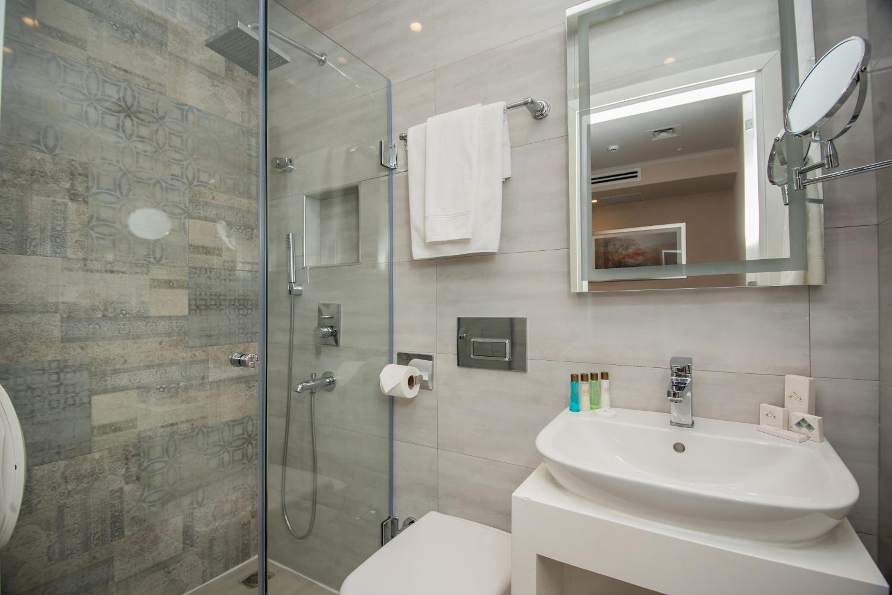 Classic Double Room - Photo 5