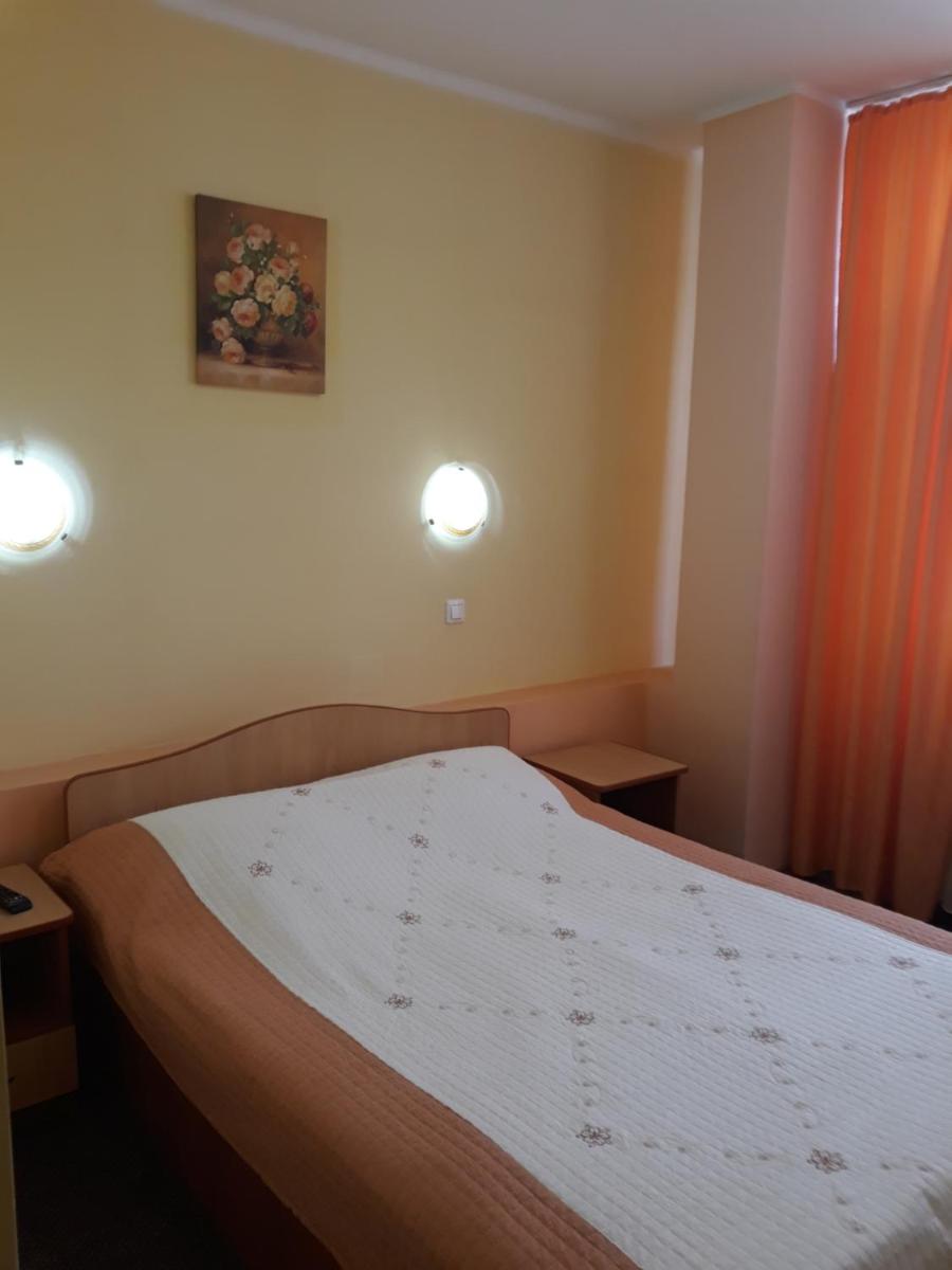 Standard Double Room photo 3
