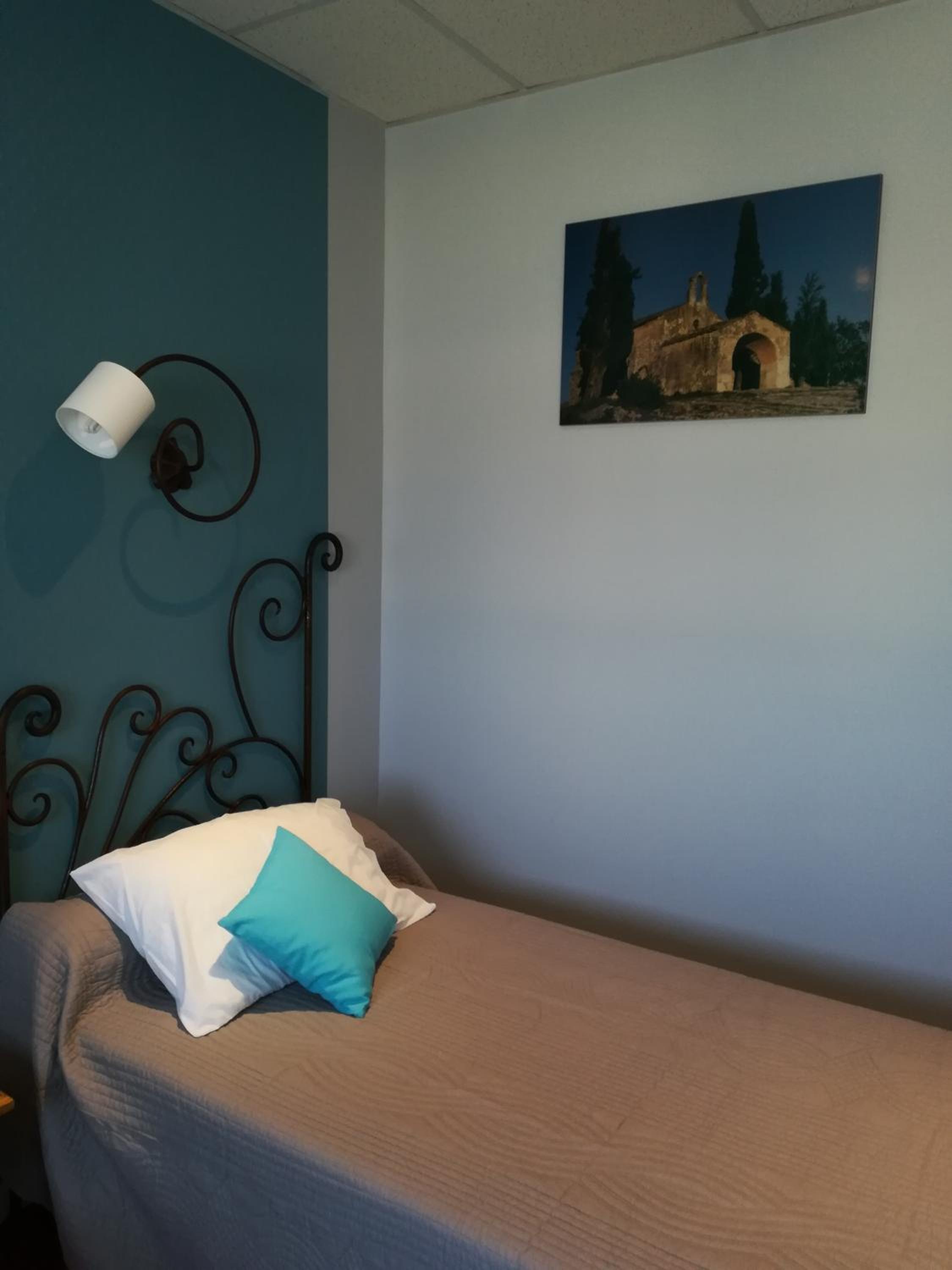 Twin Room - Photo 4