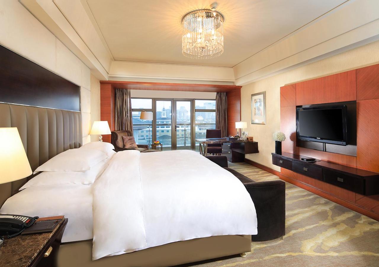 Premier King Room - Photo 1