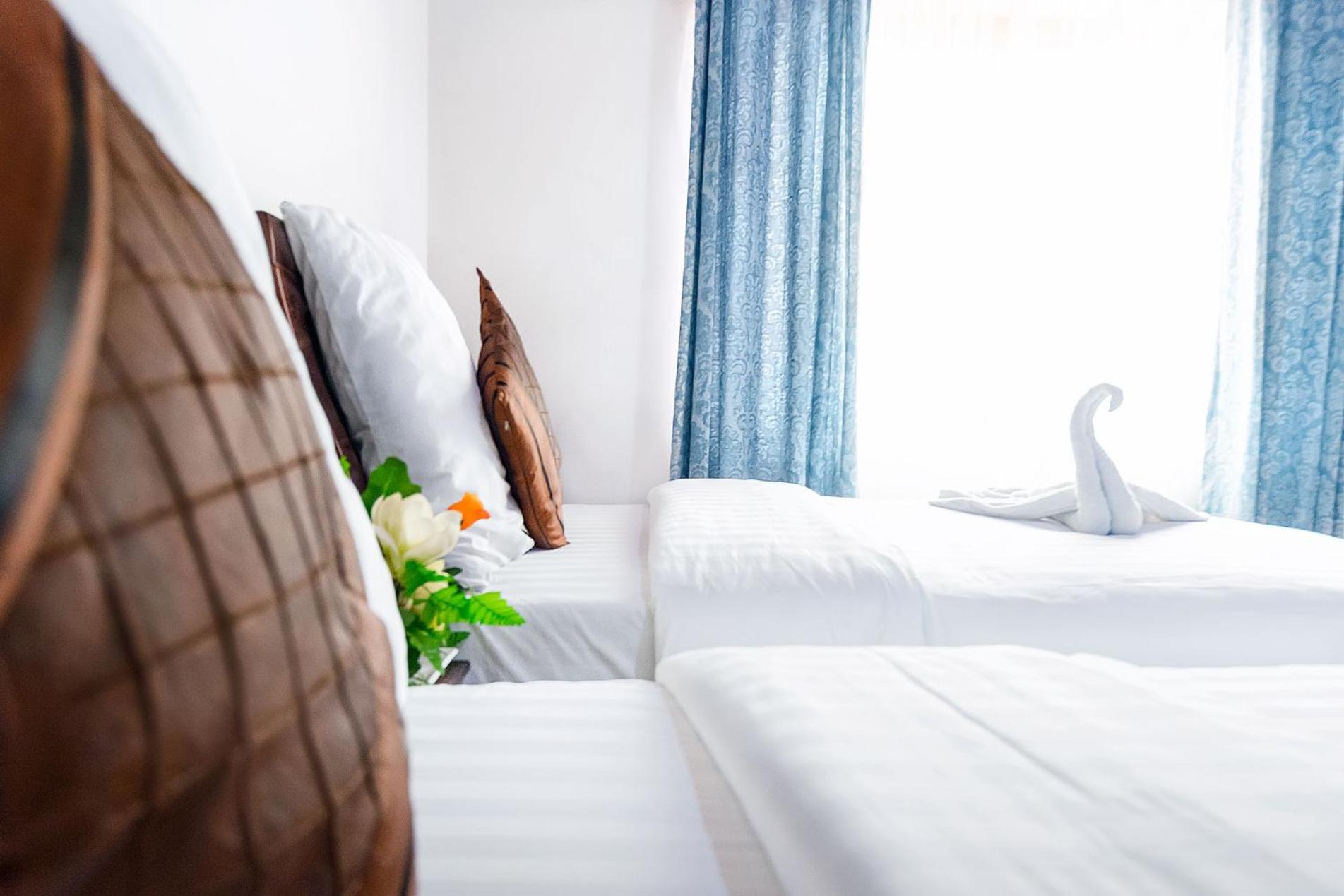 Deluxe Double Or Twin Room photo 3