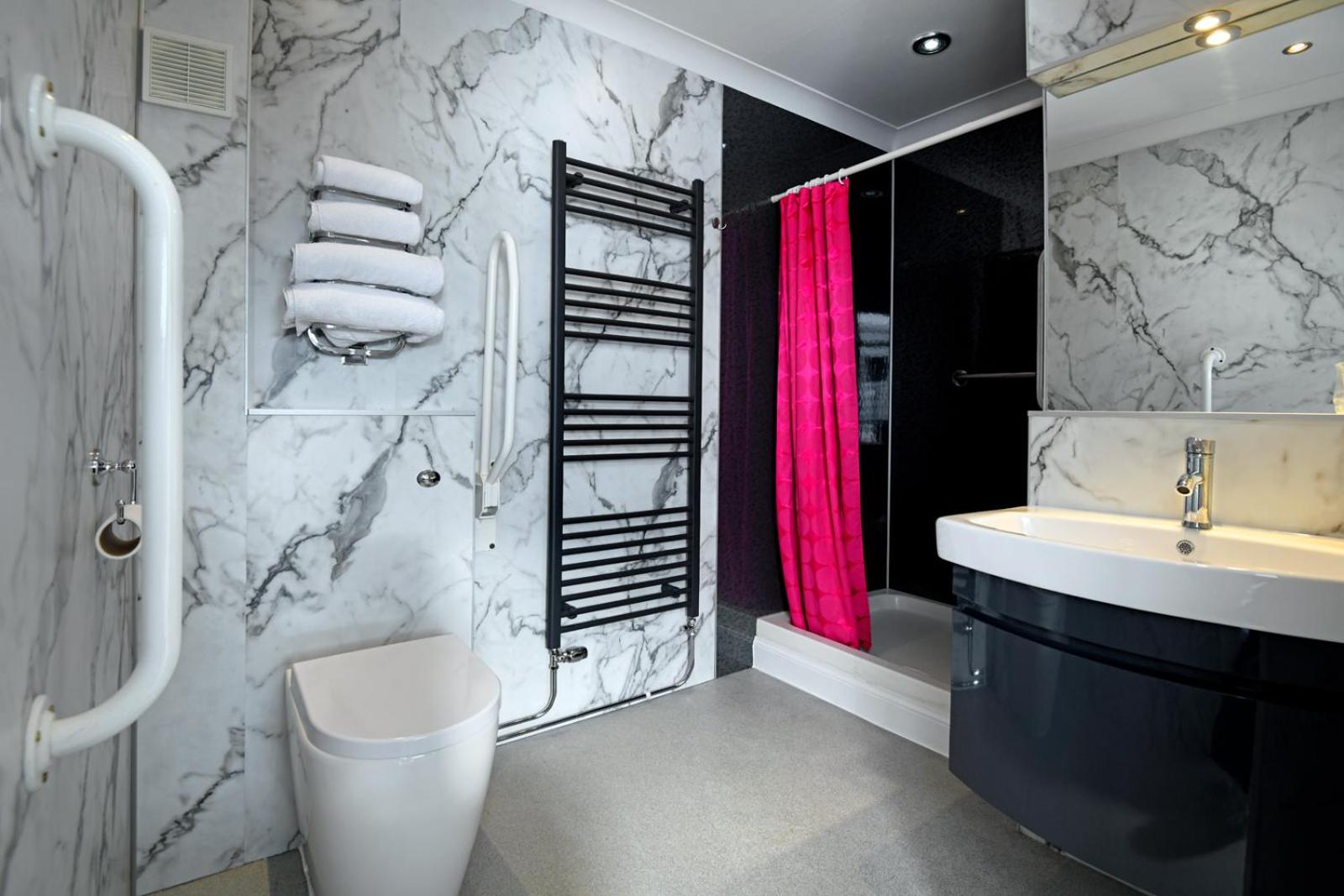 Double Room with Private Bathroom photo 2