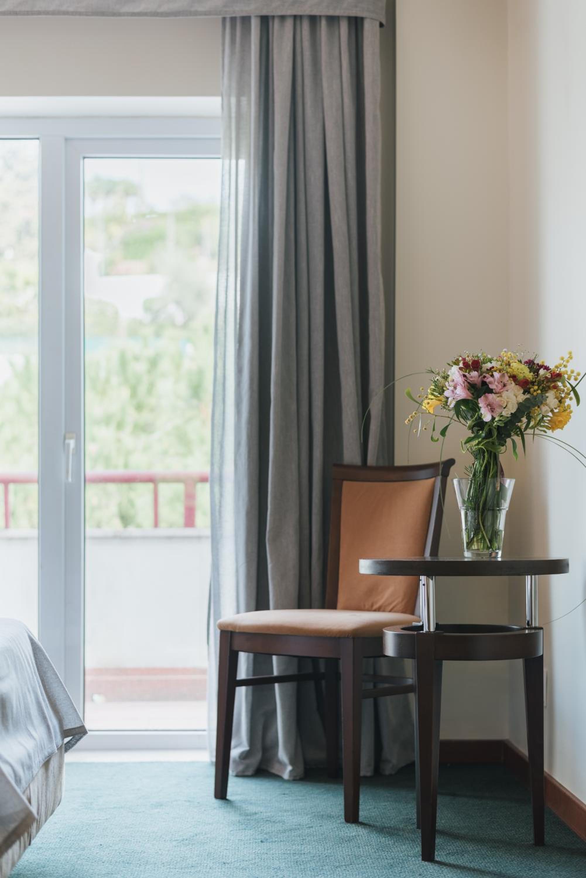 Superior Twin Room with Balcony - Photo 4
