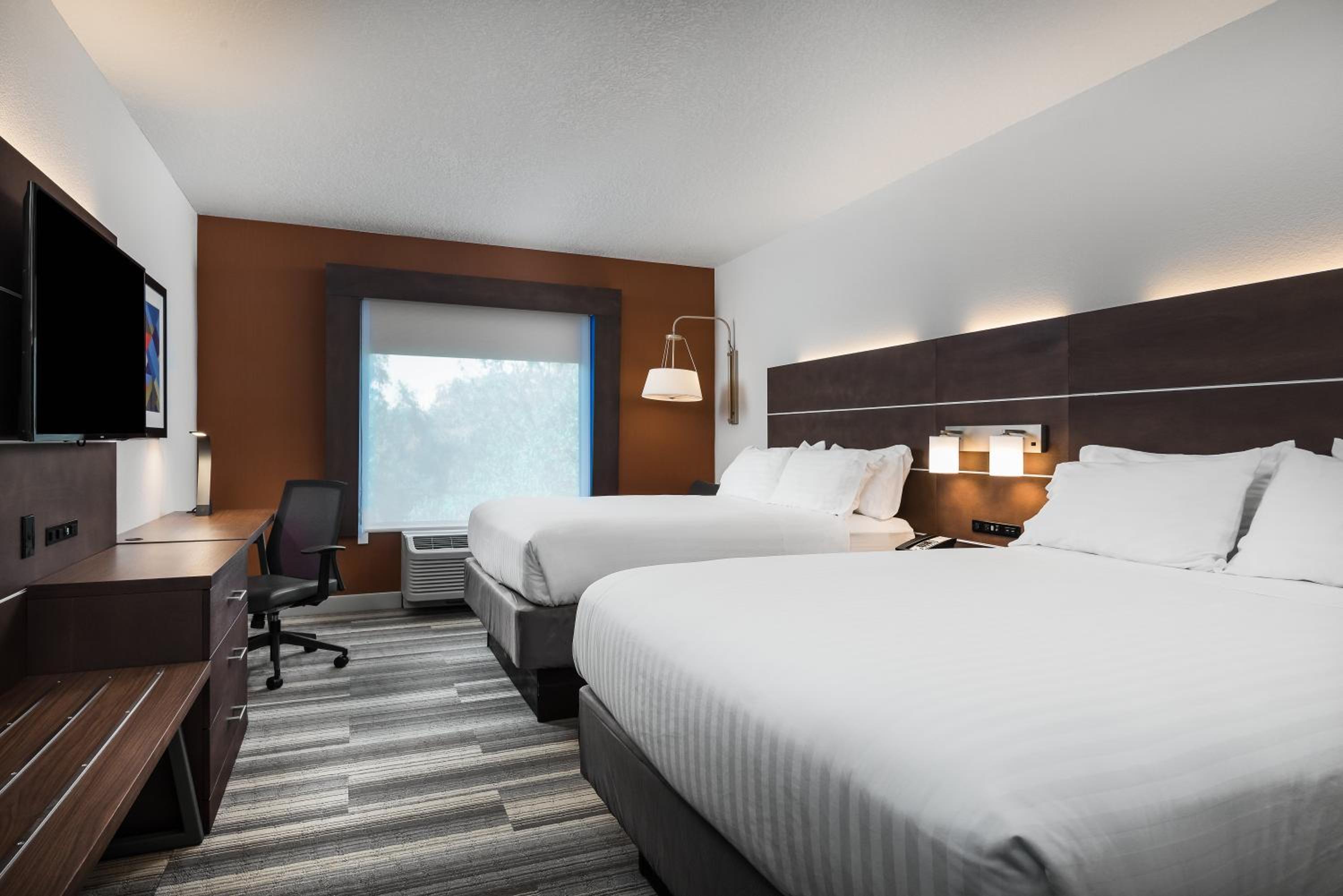 Standard Room with Two Queen Beds