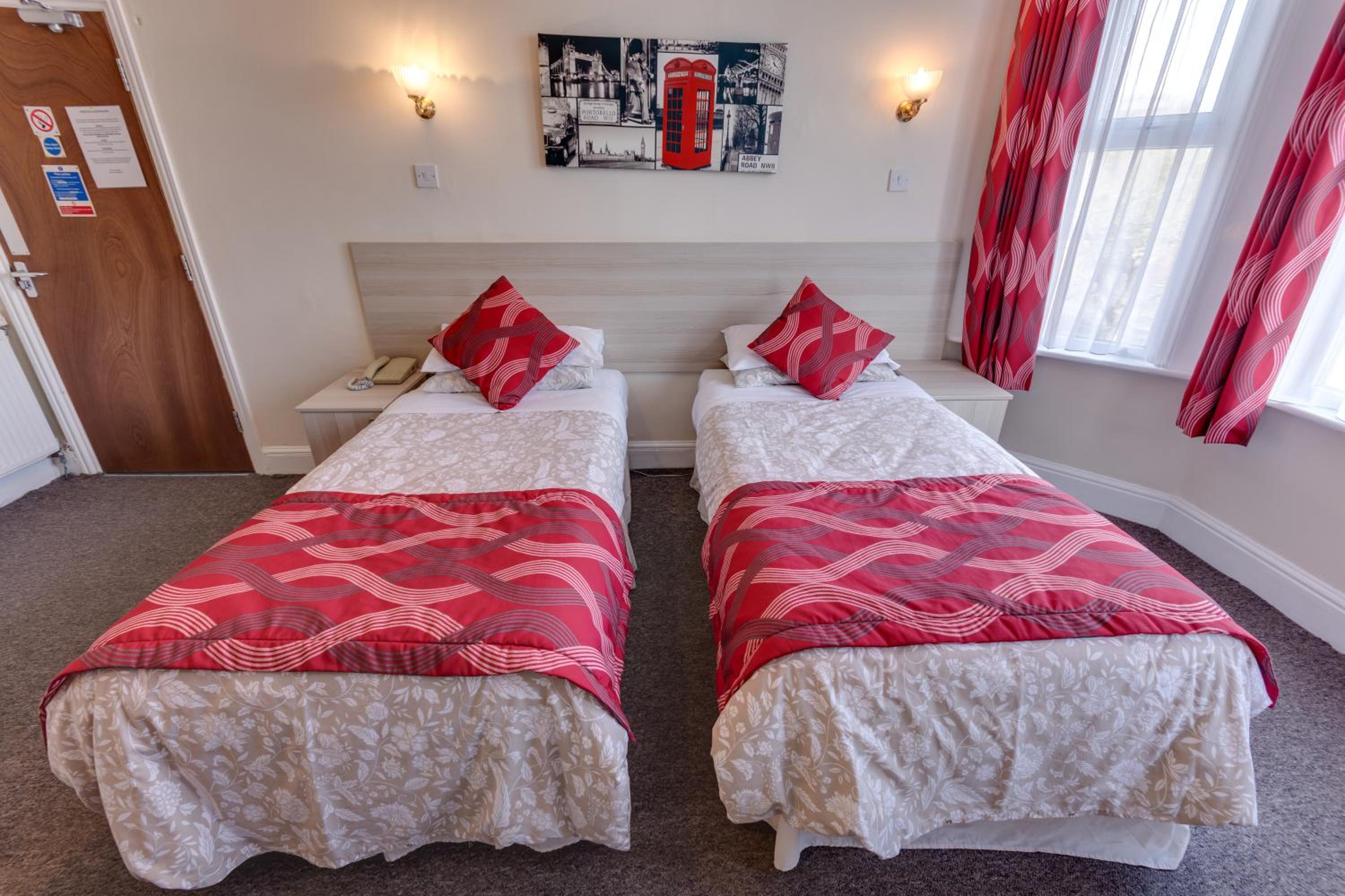 Twin Room photo 2