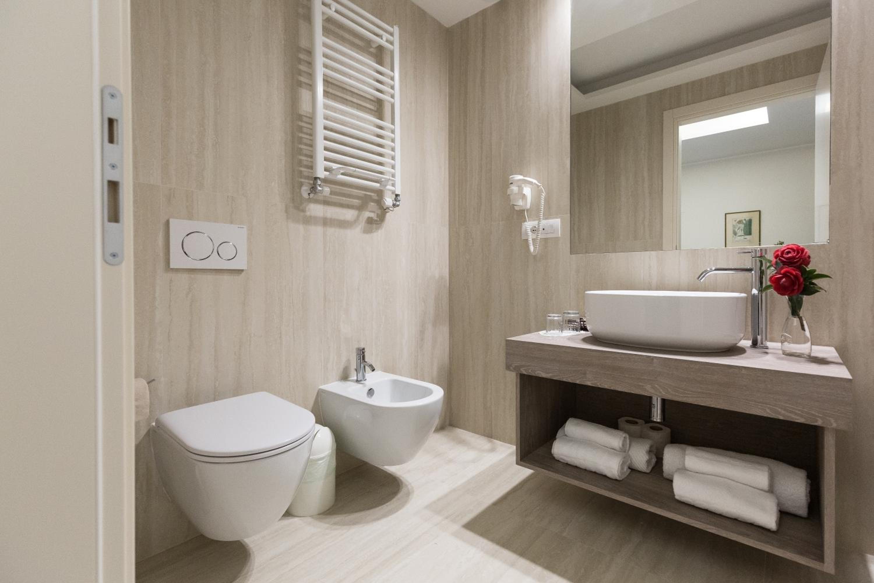 One-Bedroom Apartment - Photo 16
