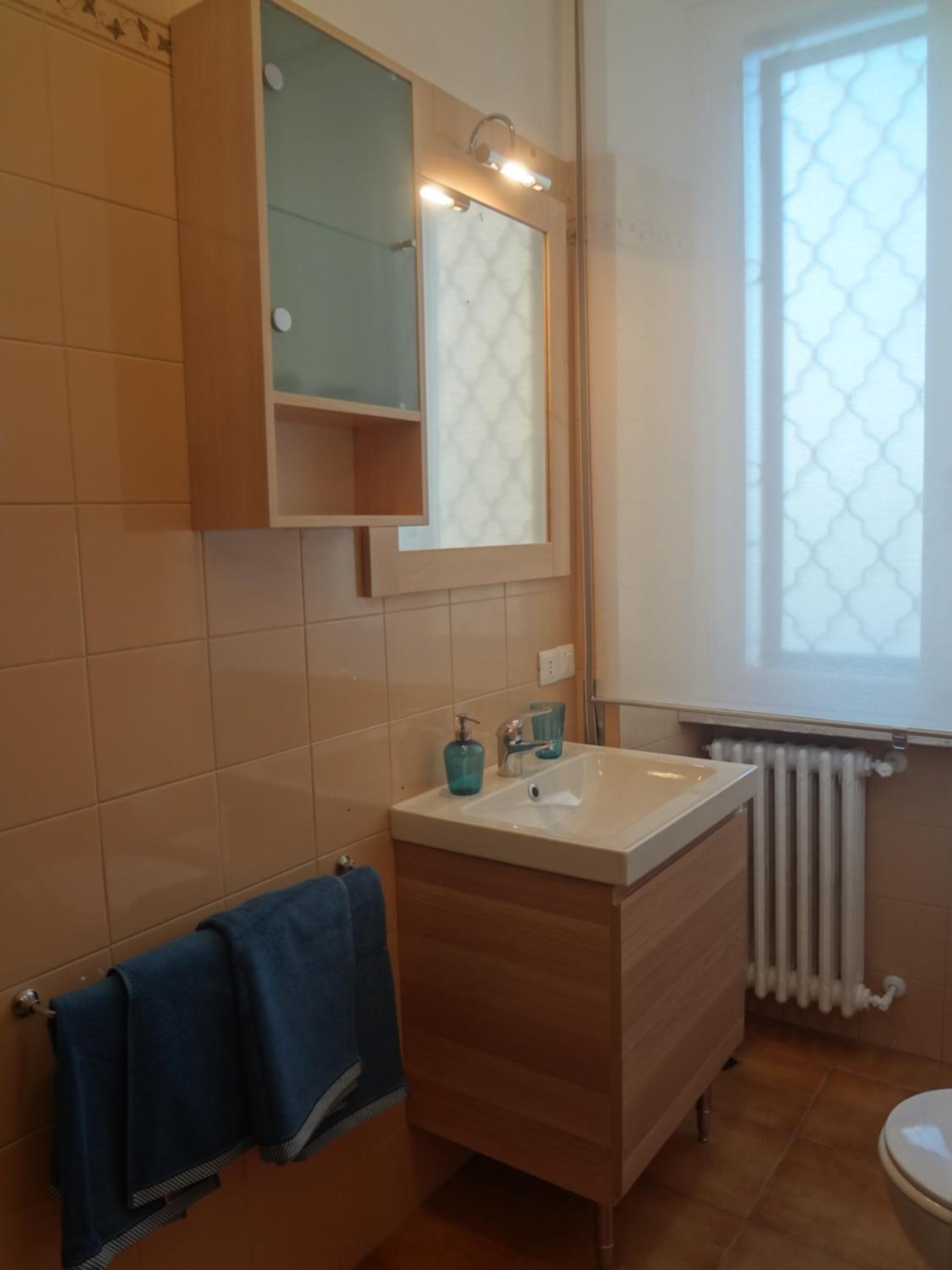 Two-Bedroom Apartment - Photo 19
