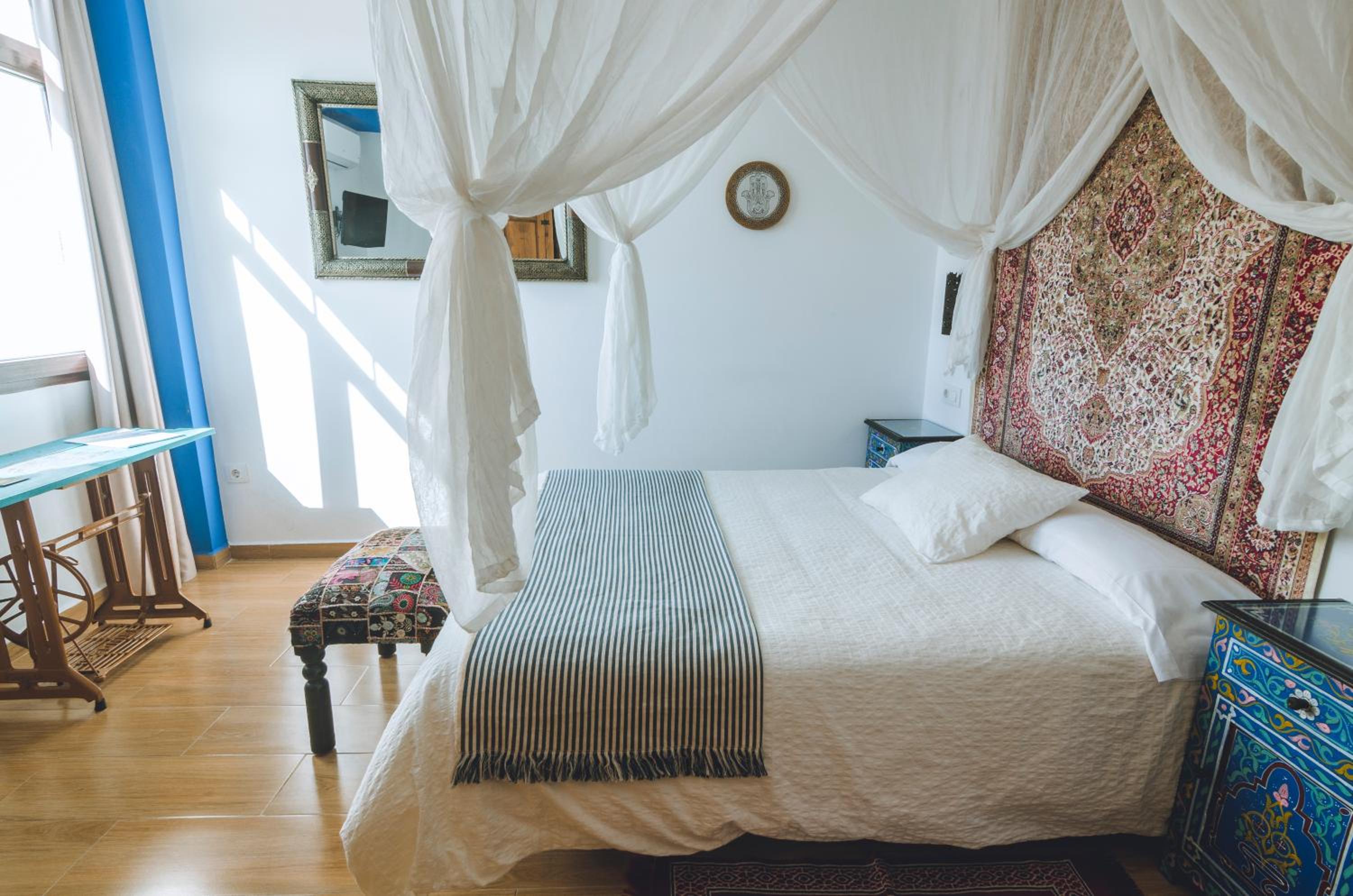 Habitación Doble con Baño Privado y Vista al Mar