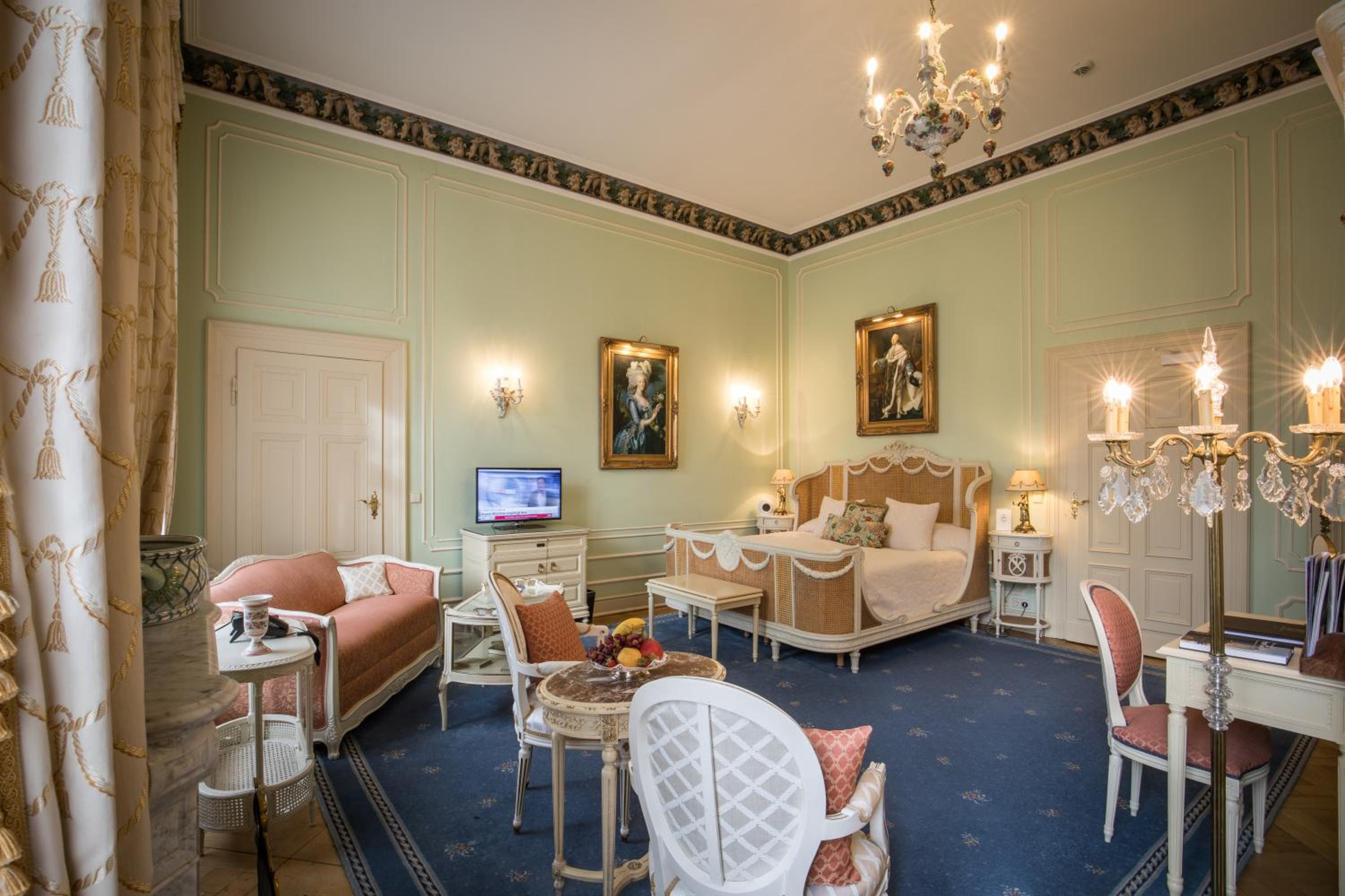 Junior Suite - Photo 11