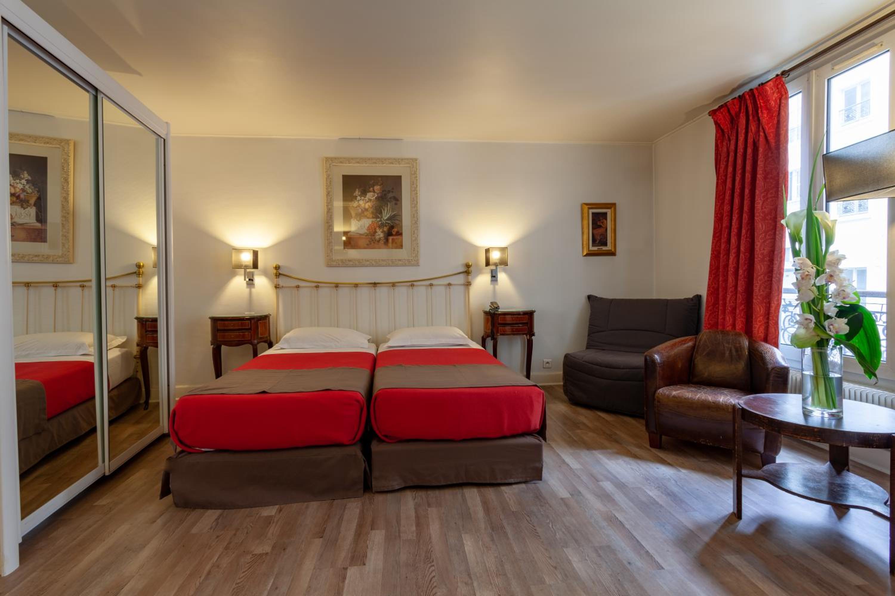Deluxe Triple Room photo 2