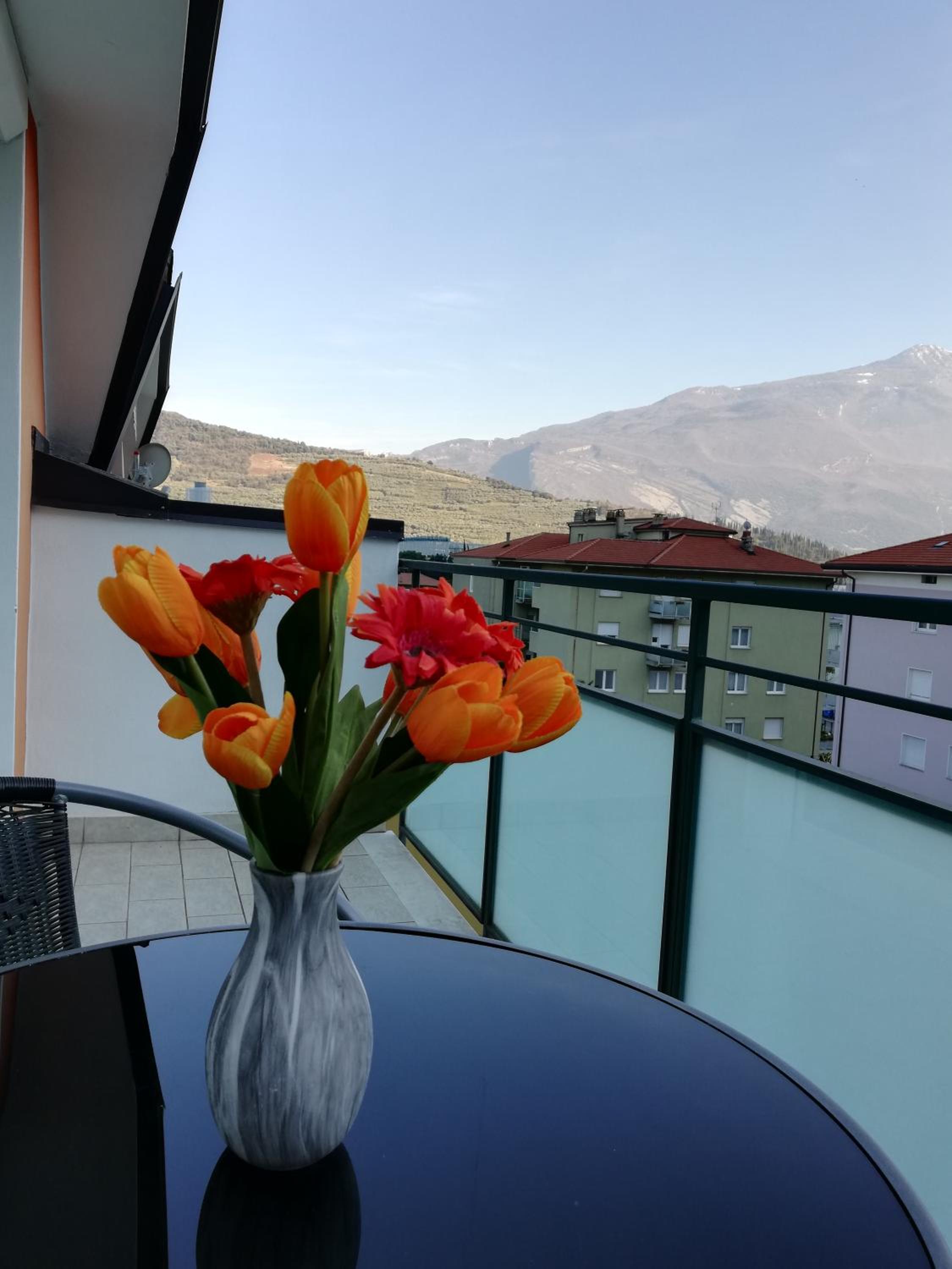 Apartment with Terrace - Photo 15