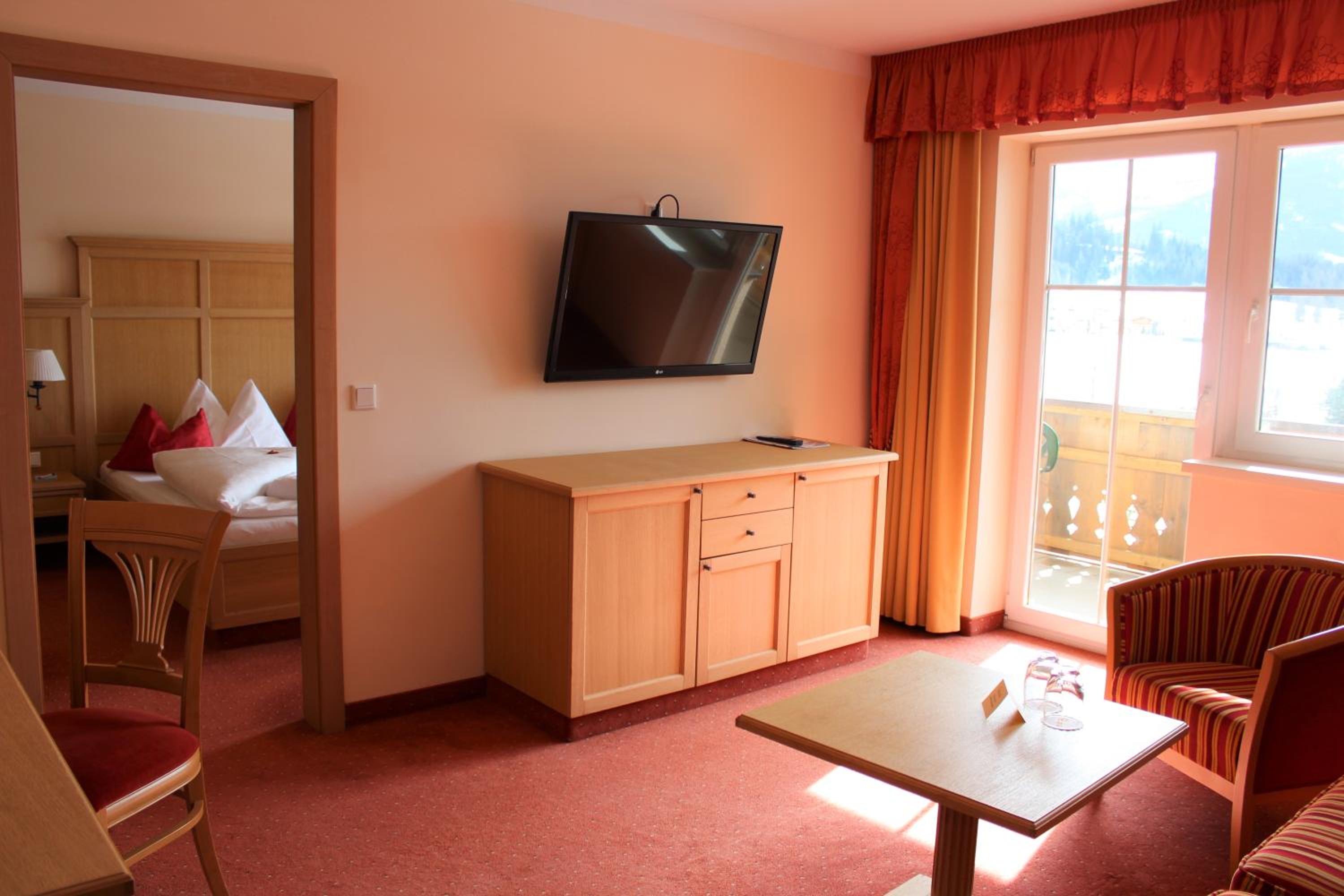 Deluxe Suite - Photo 1