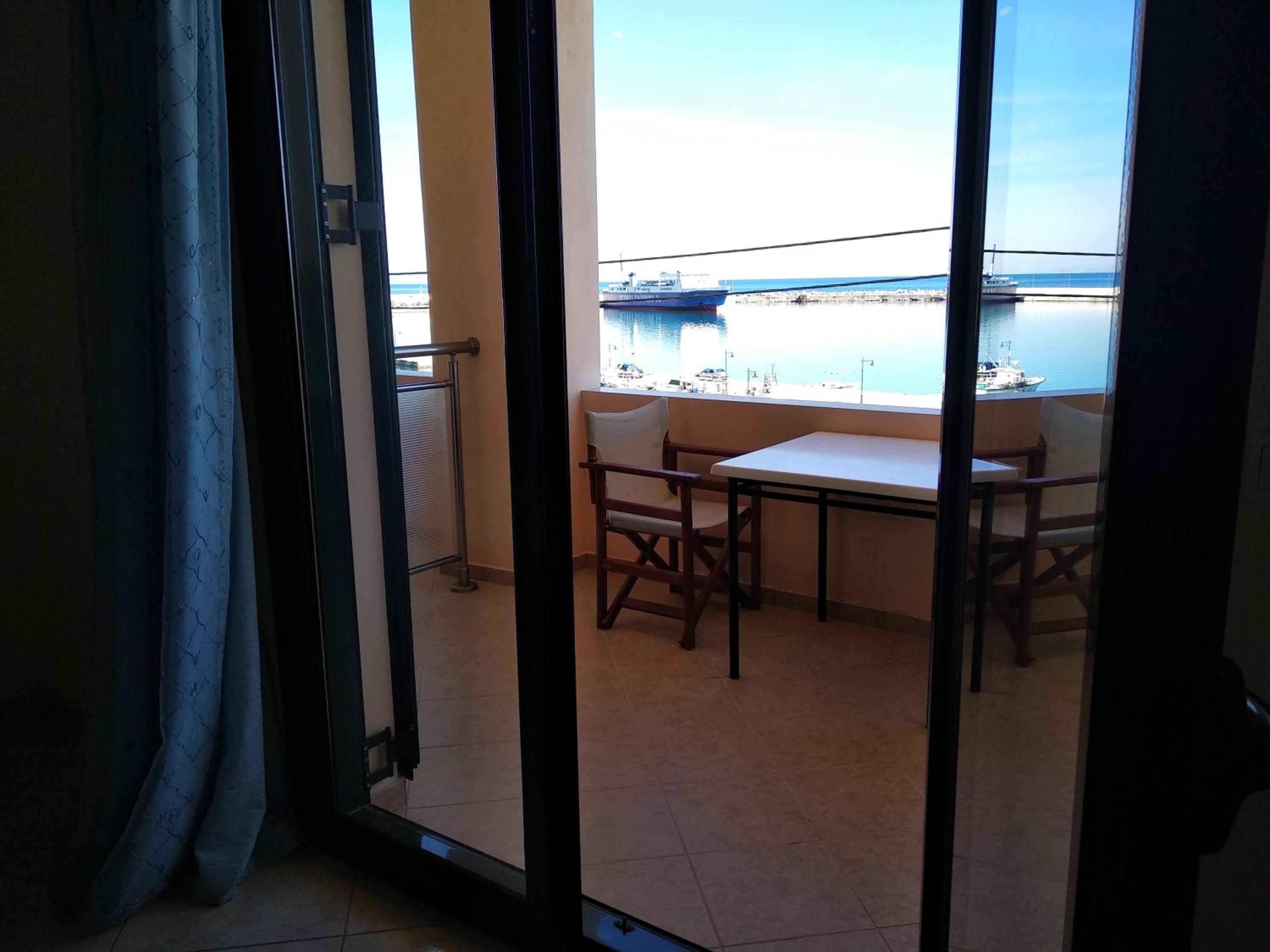 Studio Apartment with Sea View - Photo 10