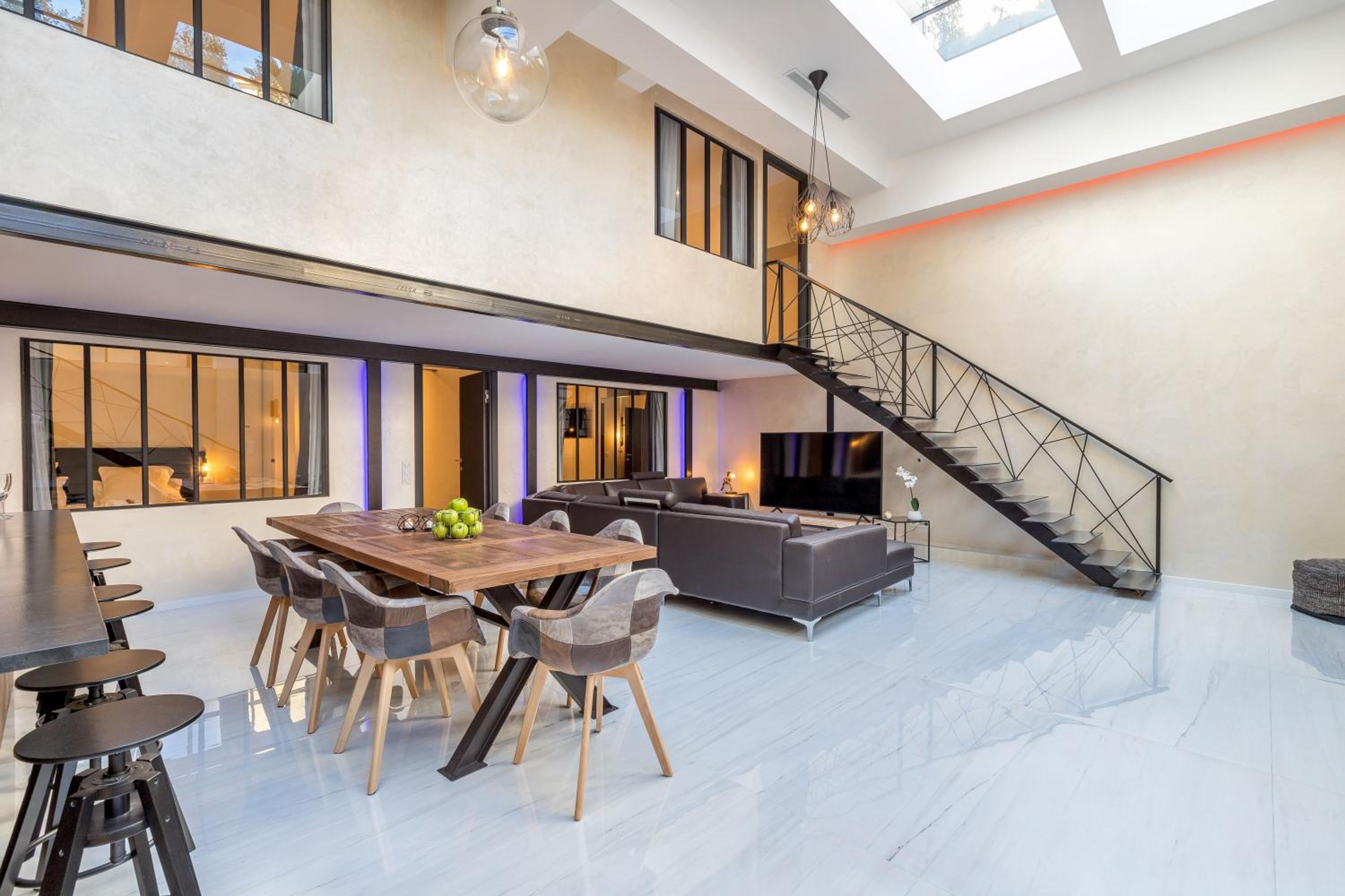 LOFT - Four-Bedroom Premium Apartment with Terrace and sauna and jacuzzi - Photo 2