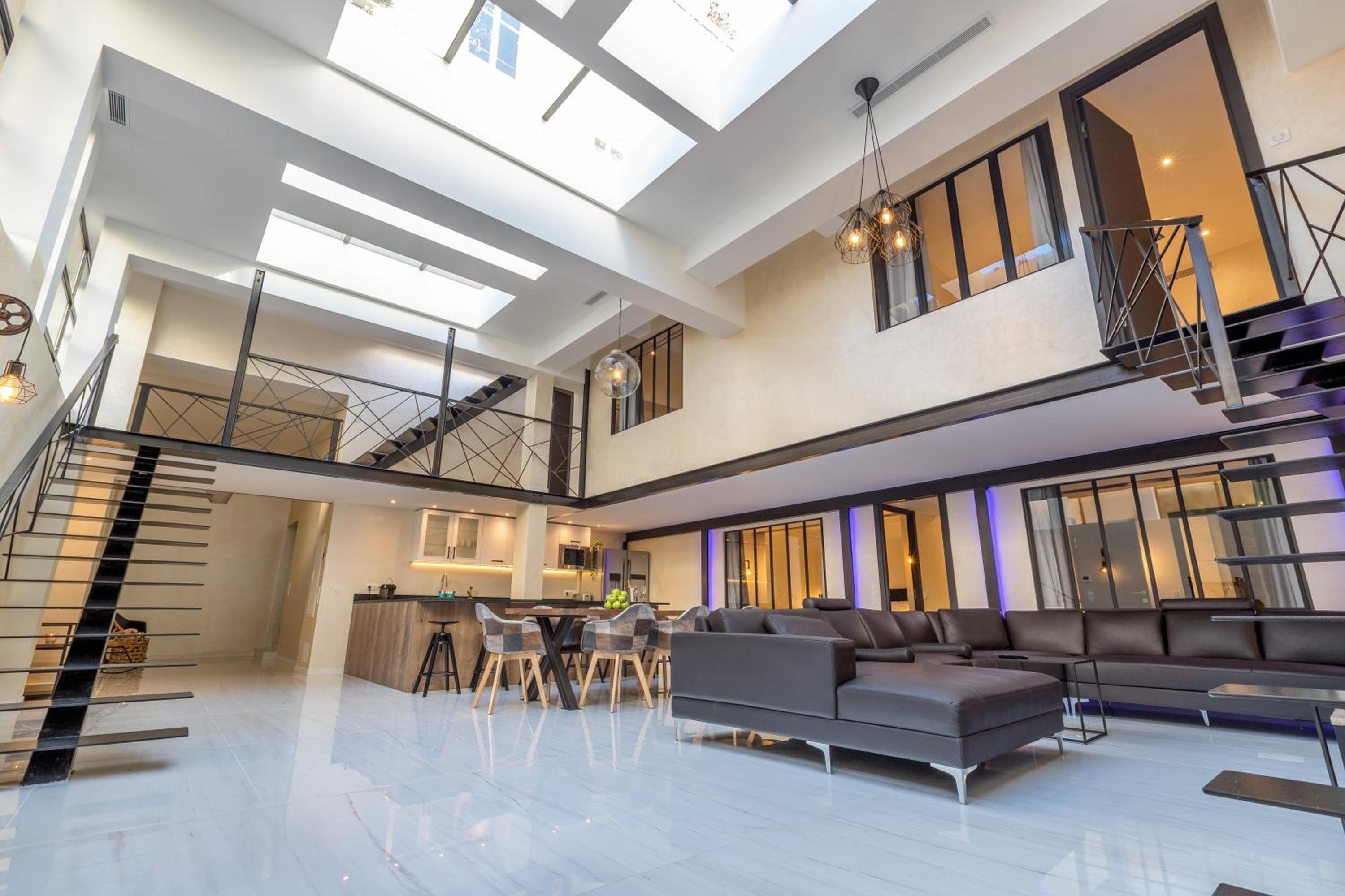 LOFT - Four-Bedroom Premium Apartment with Terrace and sauna and jacuzzi - Photo 3