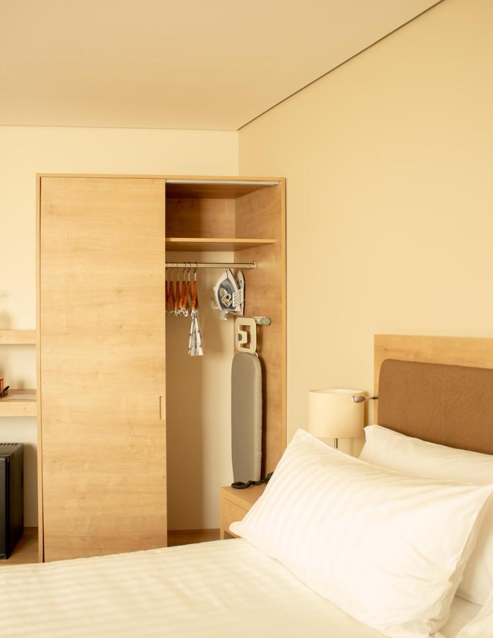 Standard Queen Room photo 1