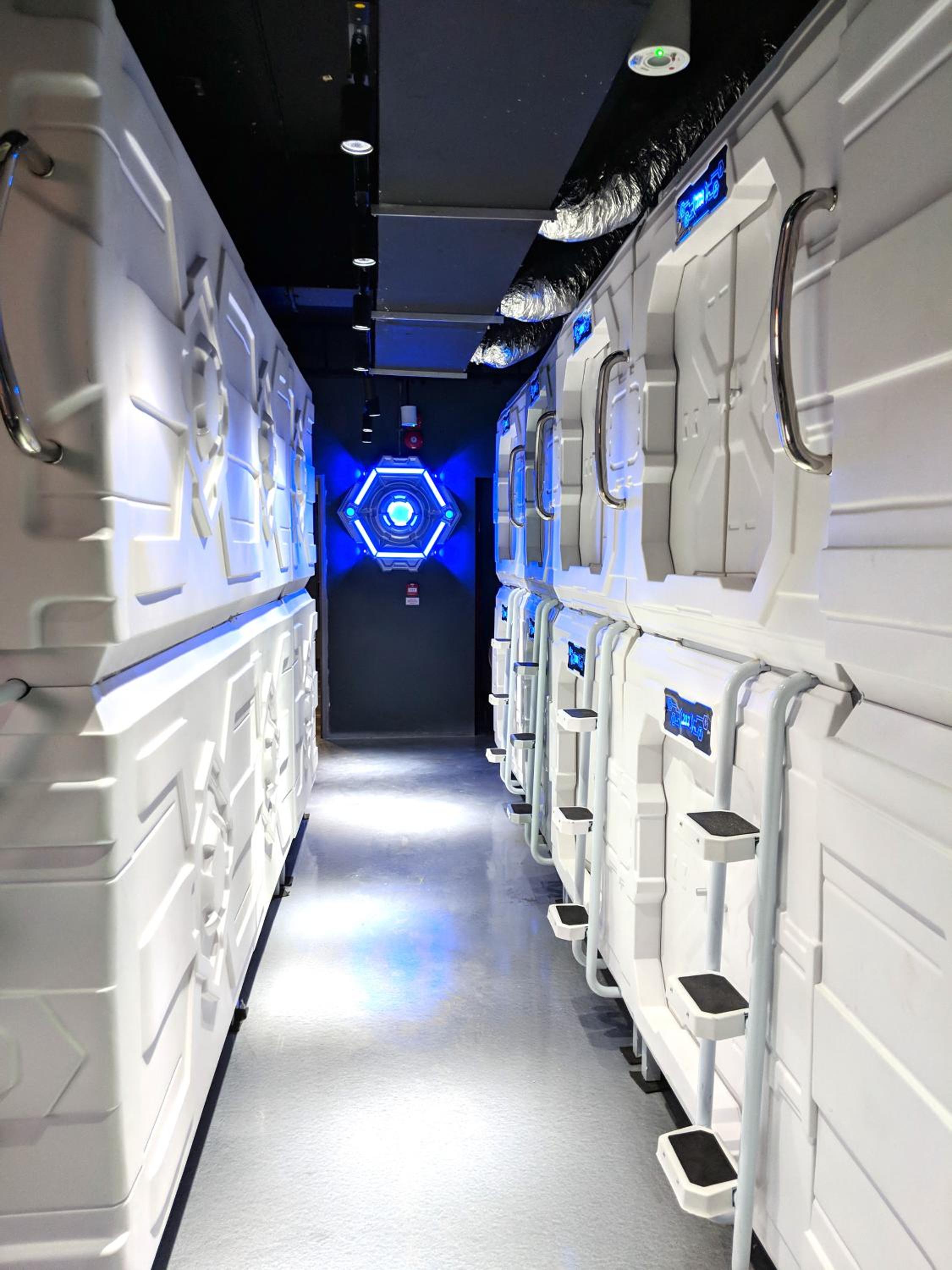 Superior Single Space Pod photo 2