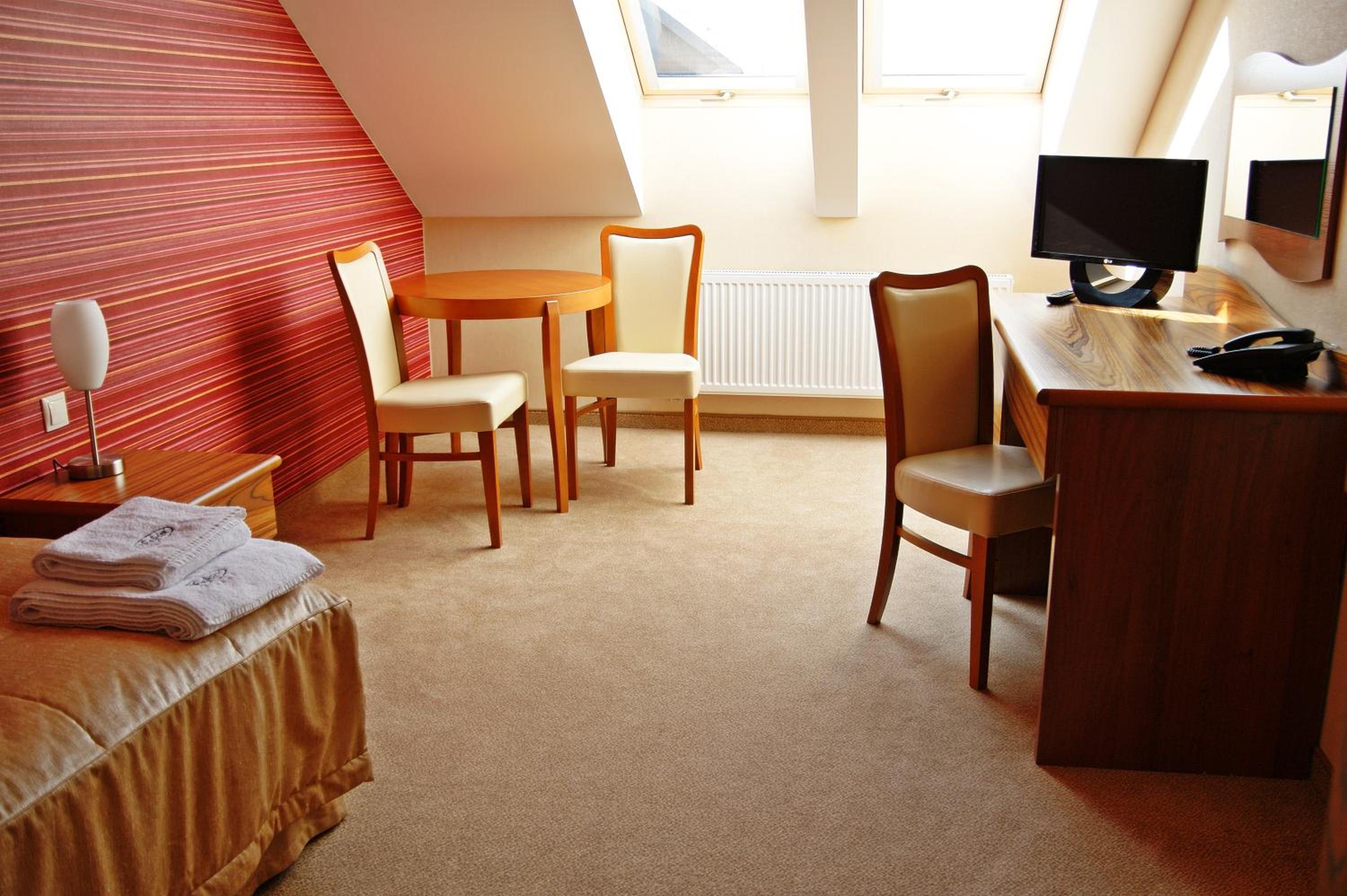 Double or Twin Room photo 3