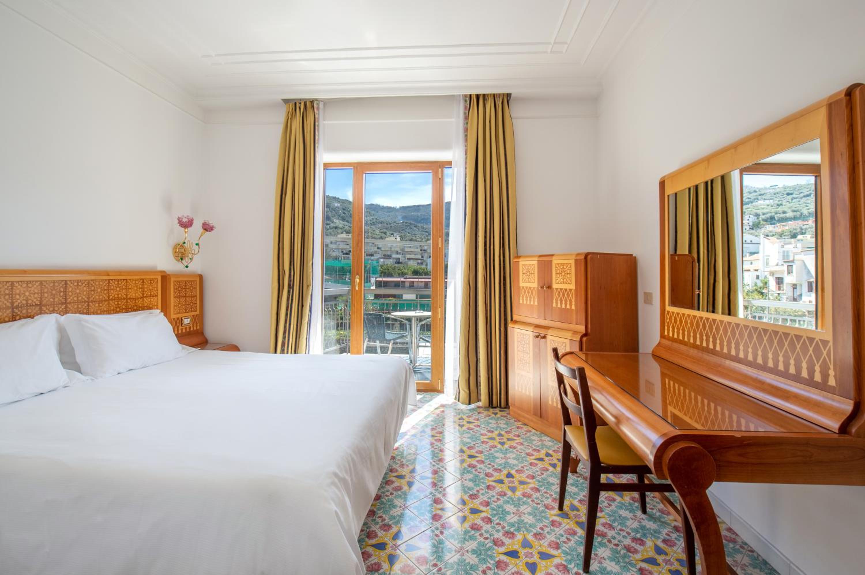 Classic Double or Twin Room - Photo 3