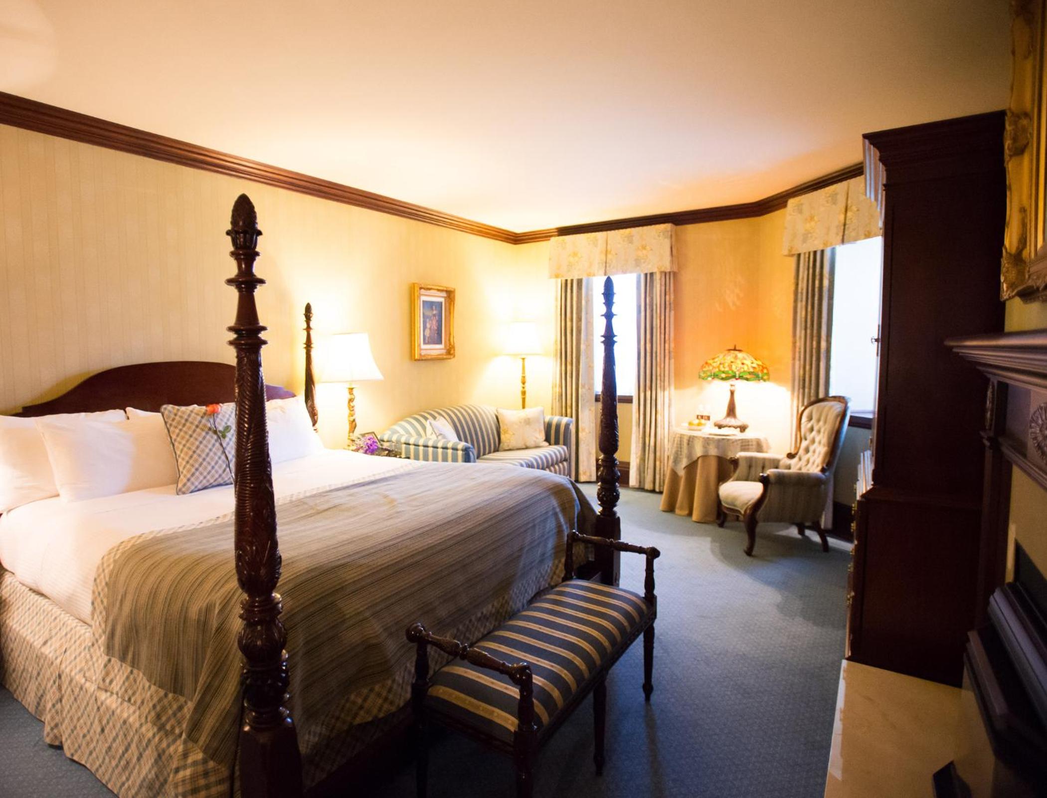 Deluxe King Room photo 3