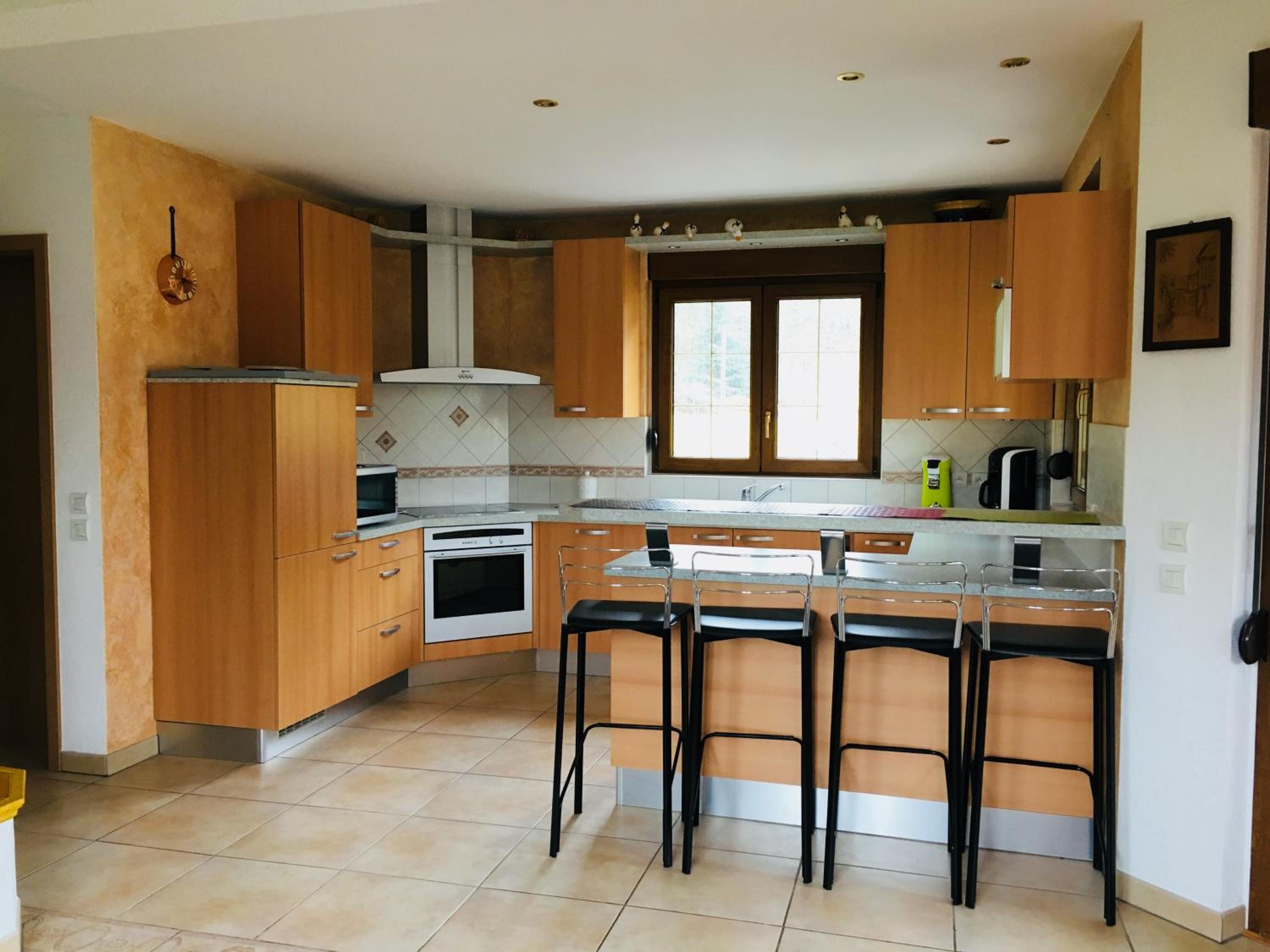 Two-Bedroom House - Photo 4