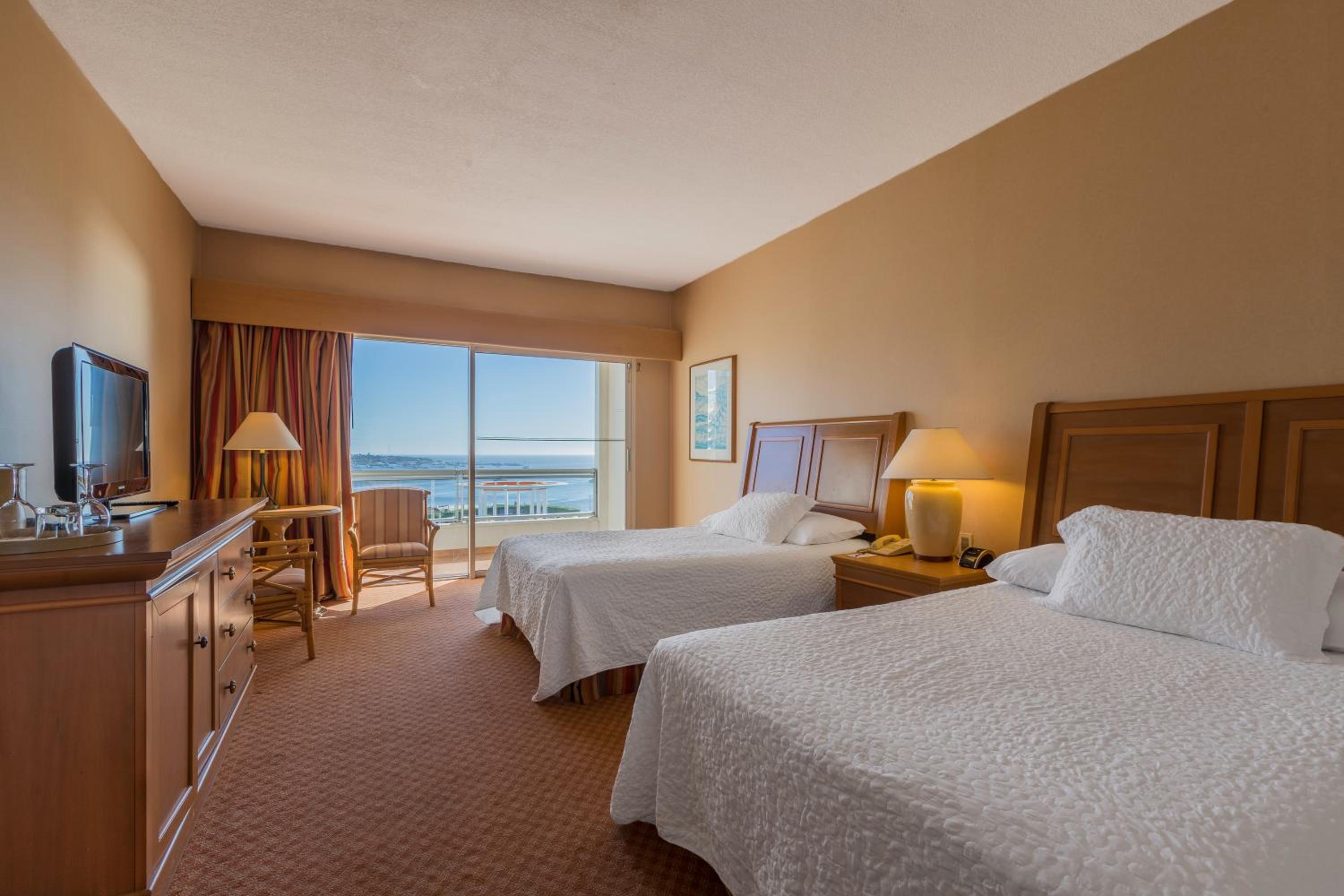 Marina Room - Photo 2