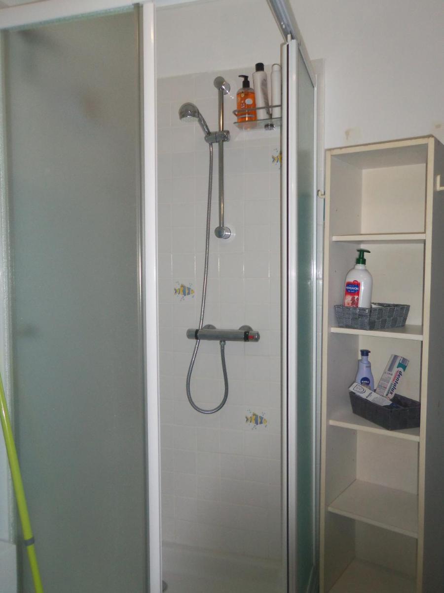 Double or Twin Room with Extra Bed - Photo 11