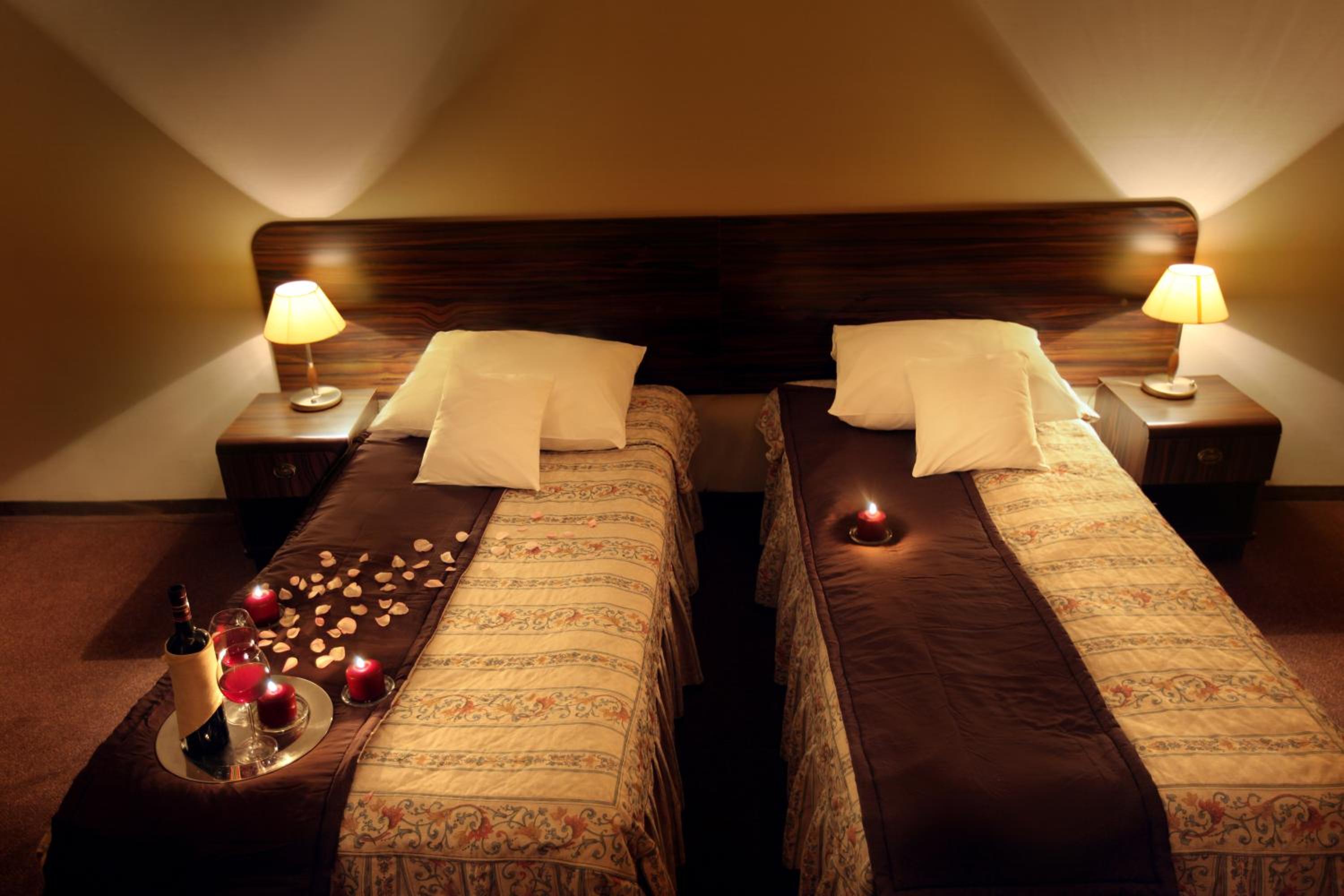 Double/Twin Room - Photo 8
