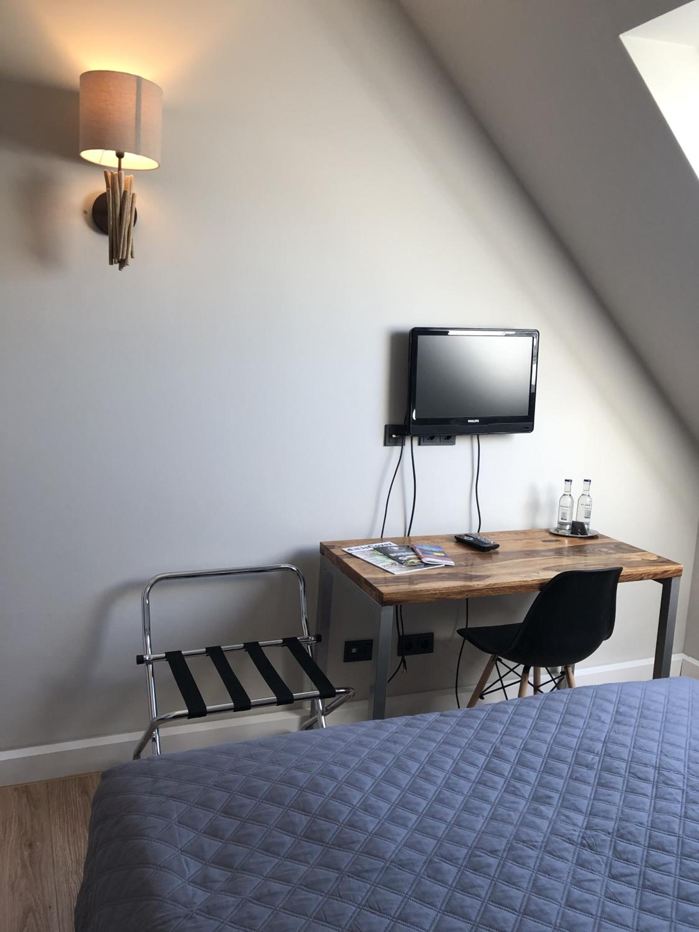 Double Room - Photo 8