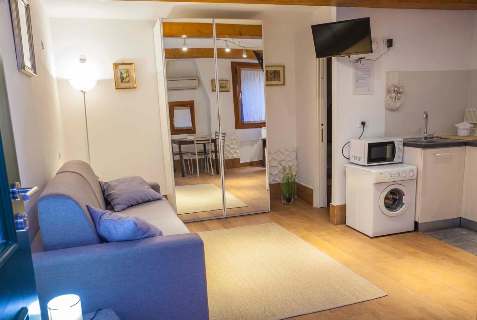 Studio Apartment photo 3
