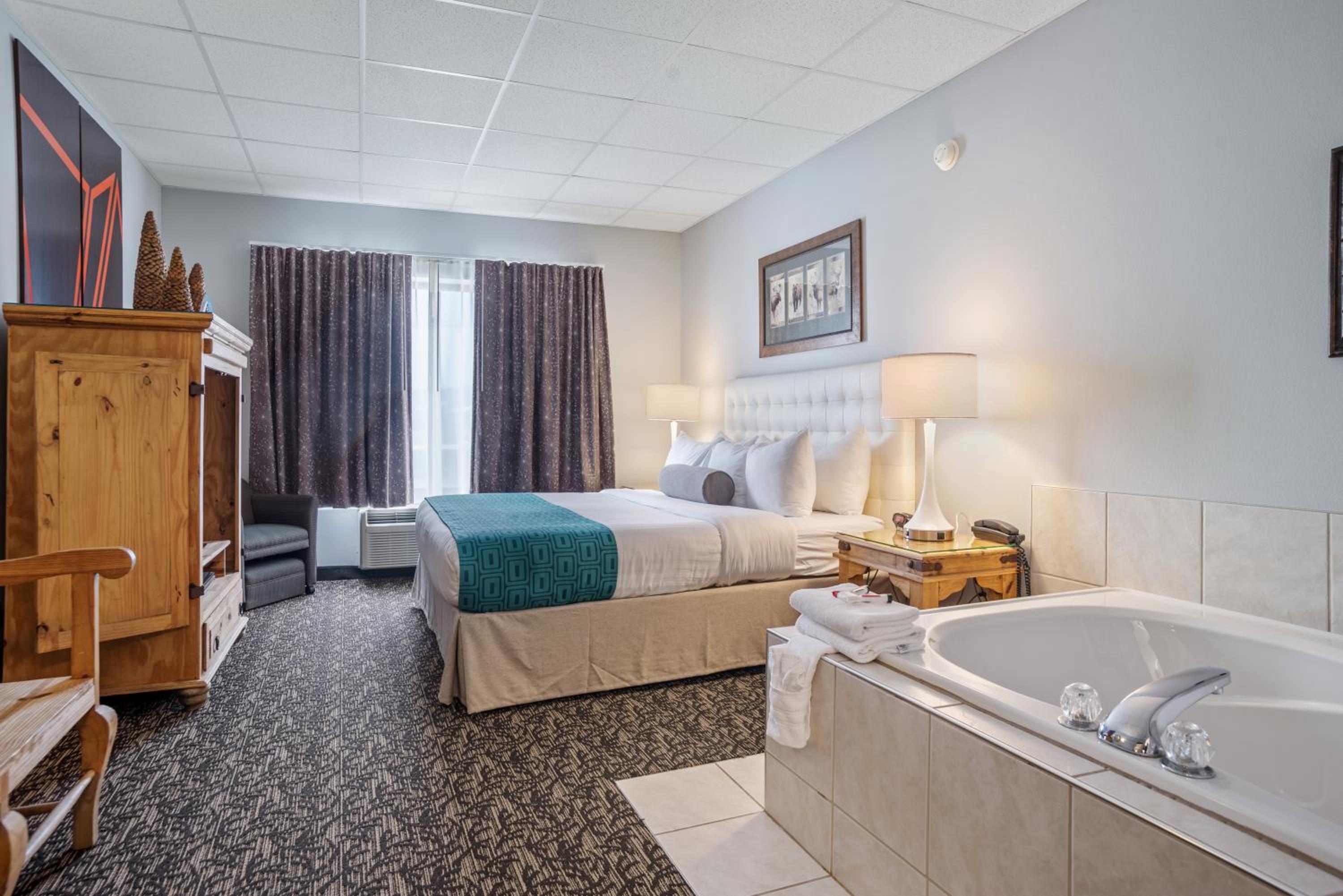 One-Bedroom Deluxe King Suite - Non-SmokingÂ  - Photo 7