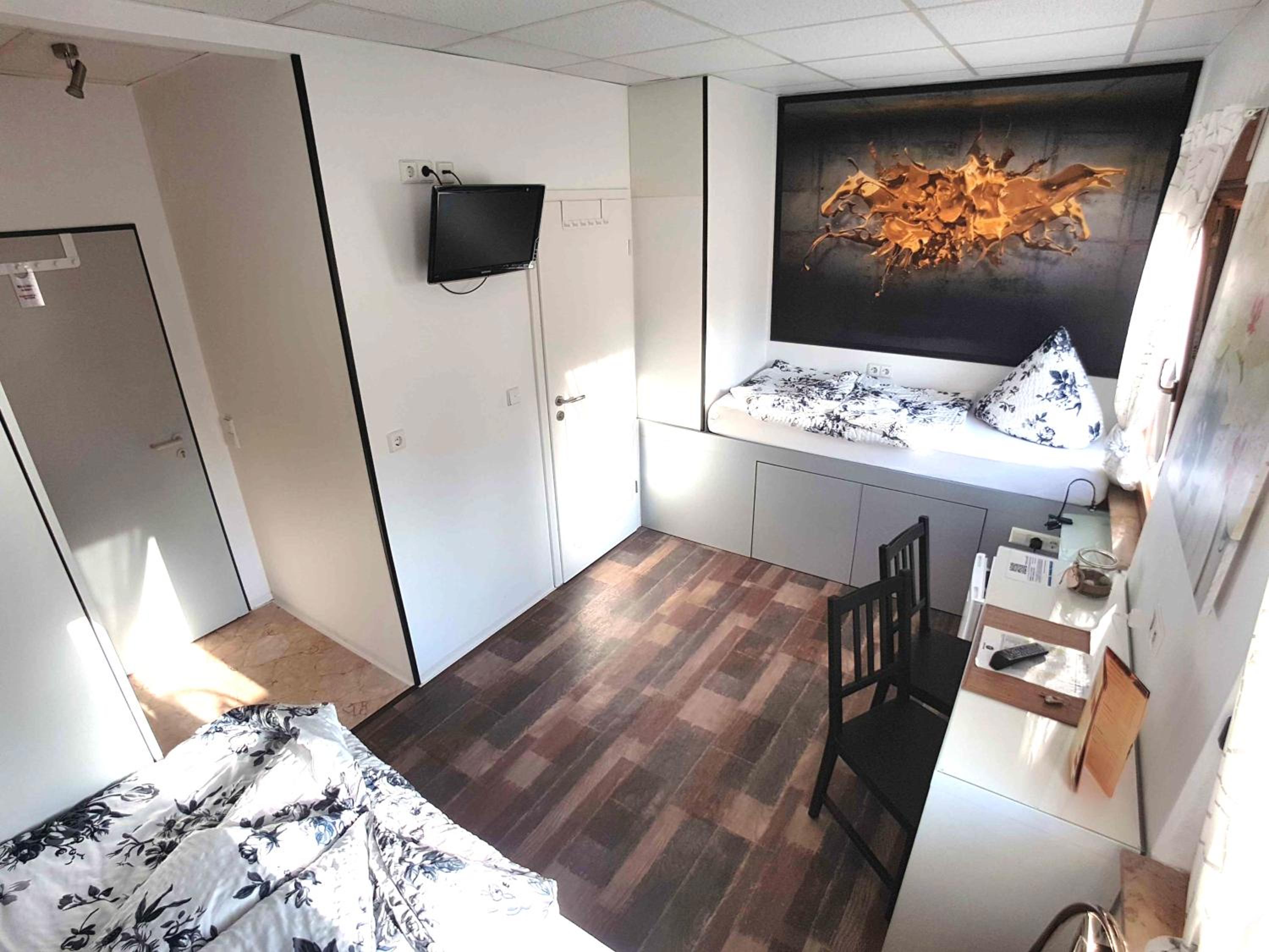 Double Room with Private Bathroom photo 2