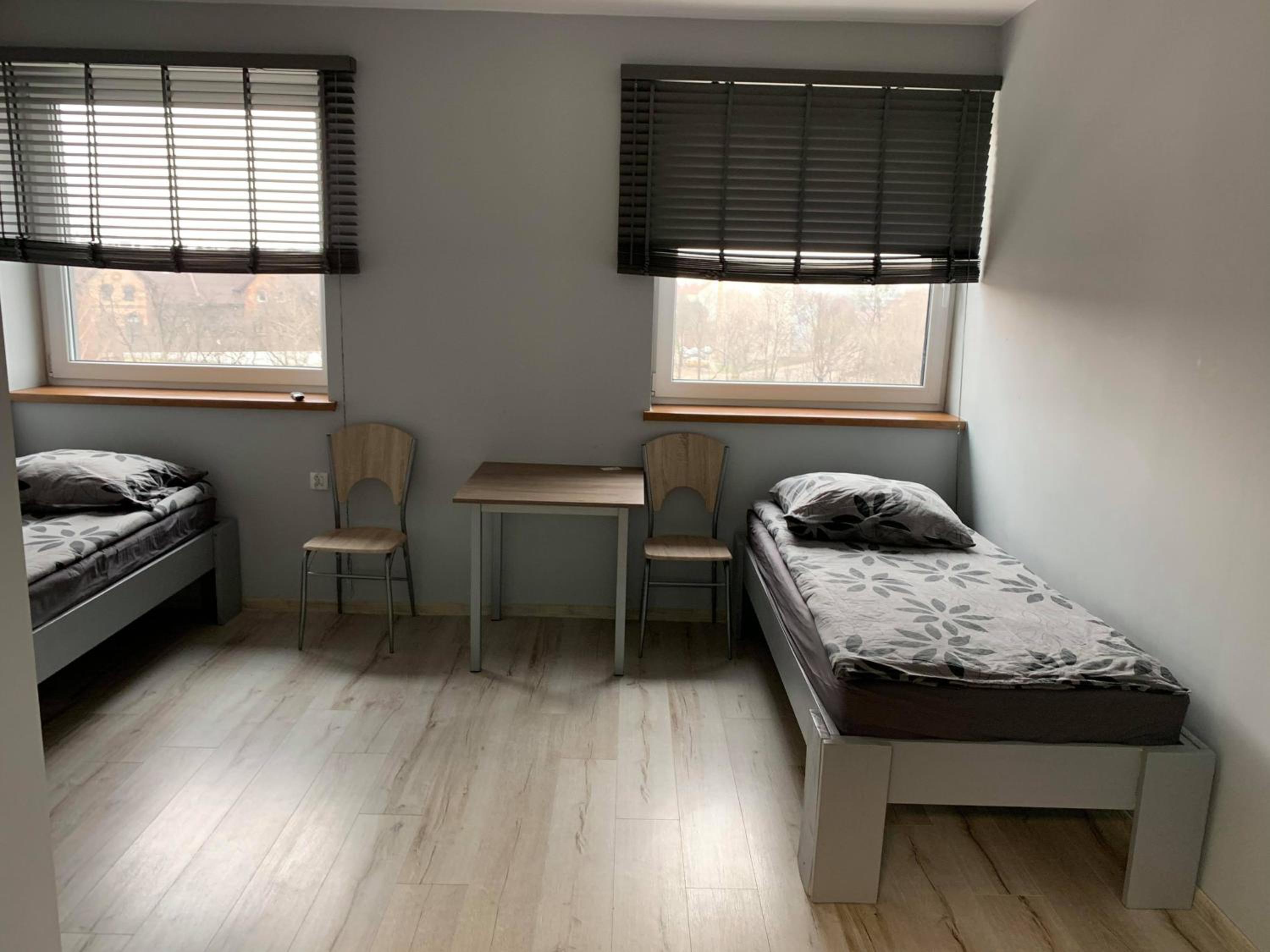Twin Room with Bathroom - Photo 3