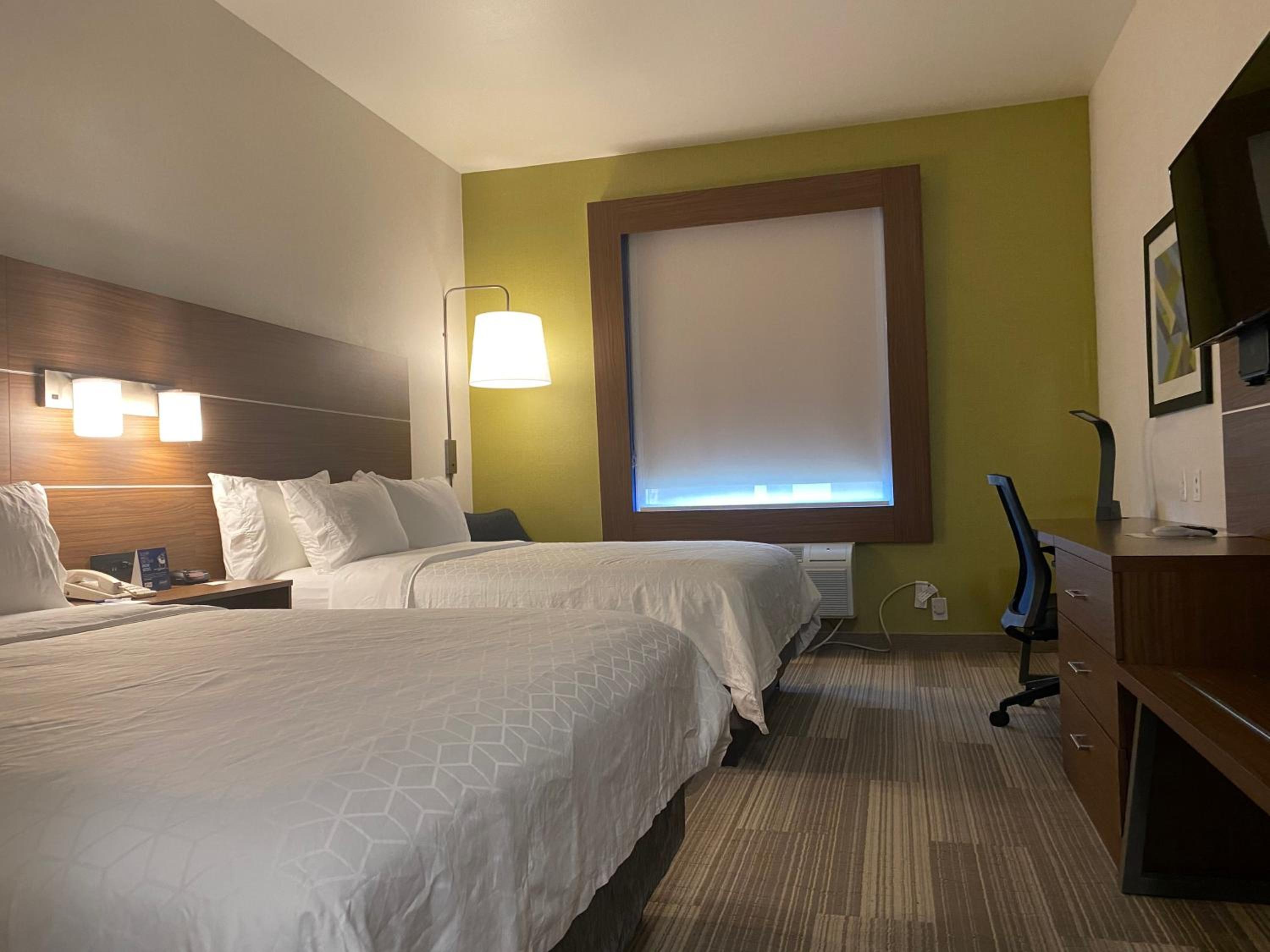 Standard Queen Room with Two Queen Beds and Mobility Accessible Roll-In Shower