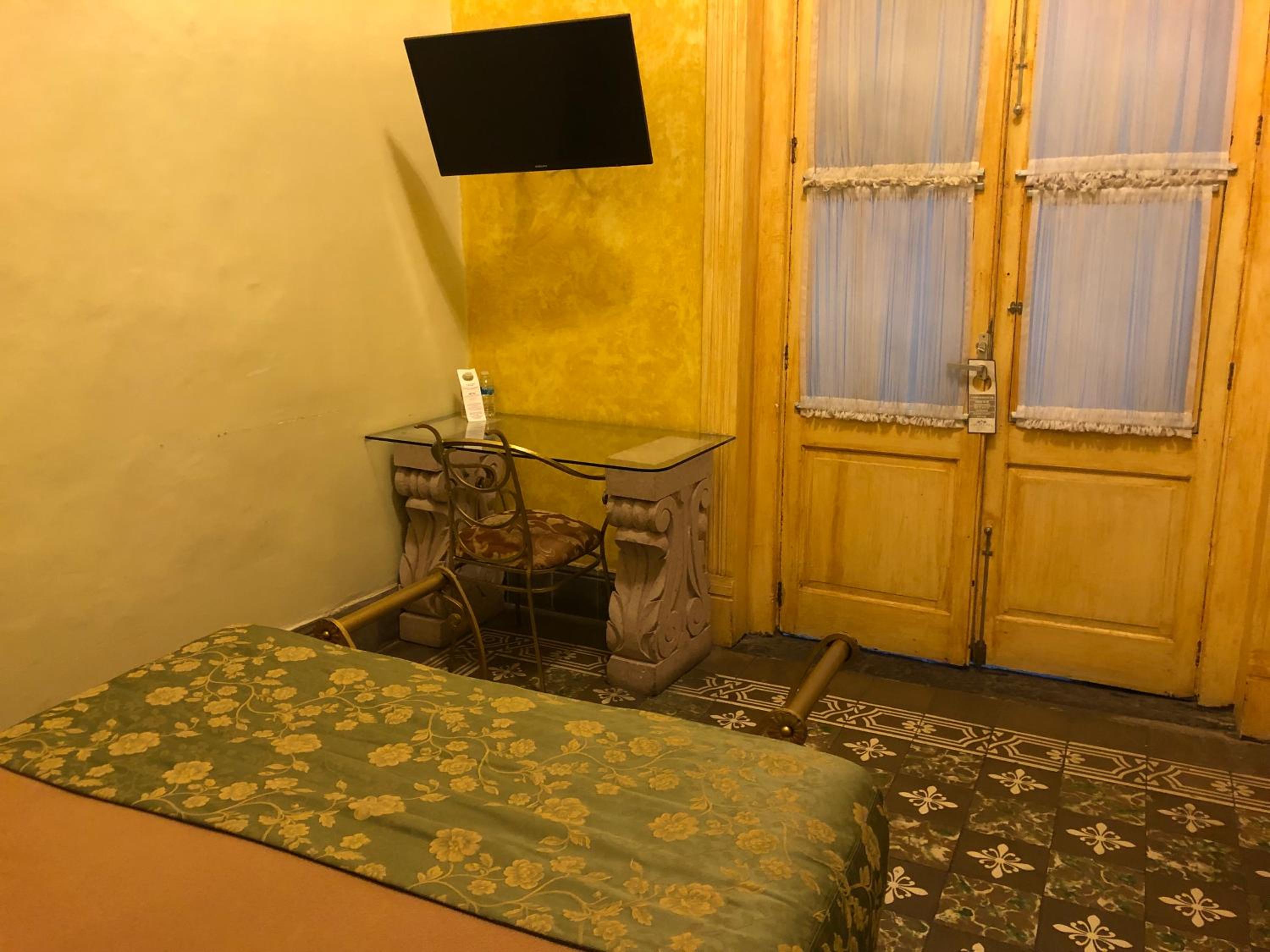 Standard Room photo 2