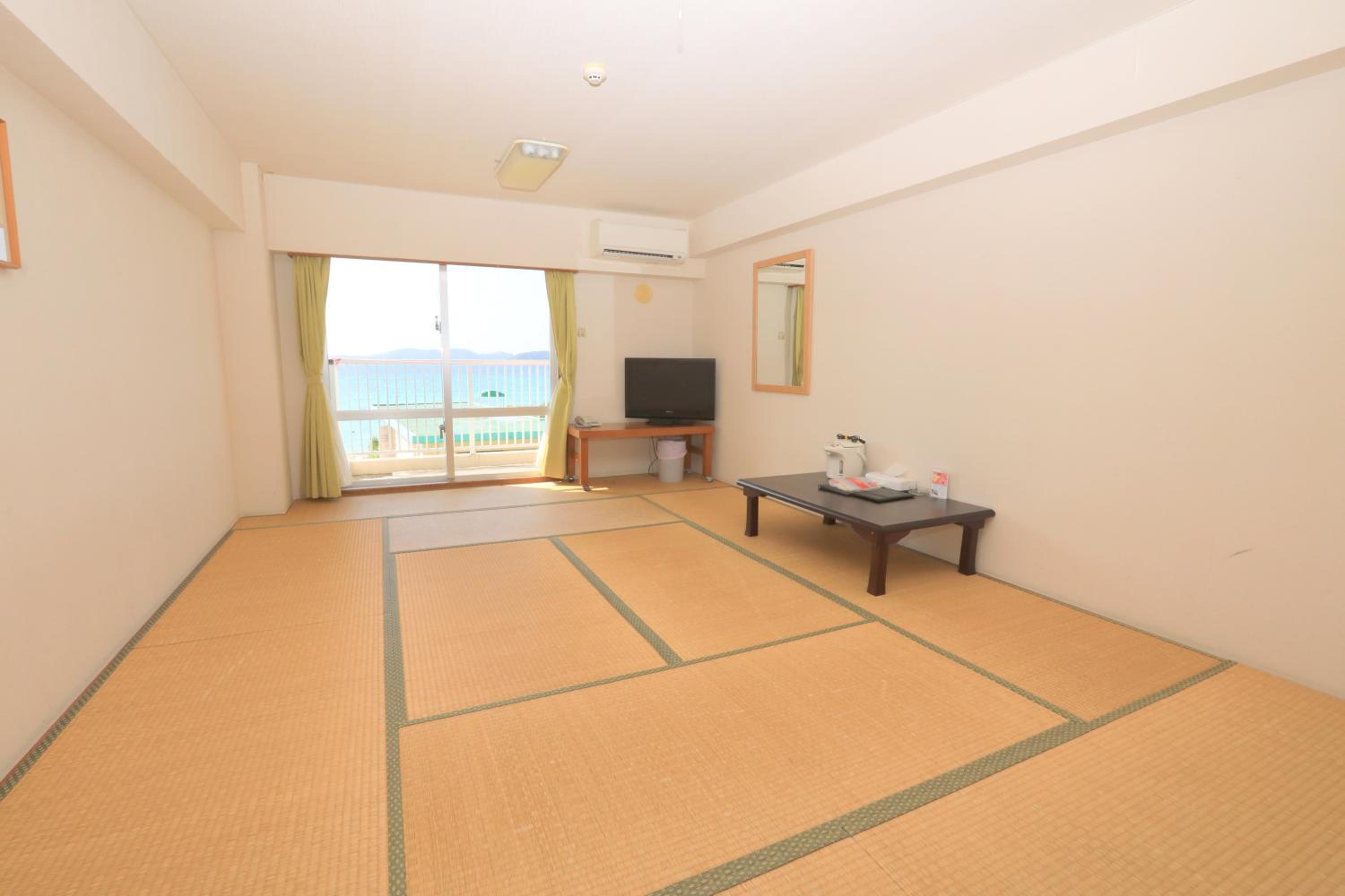 Japanese-Style Family Room with Sea View