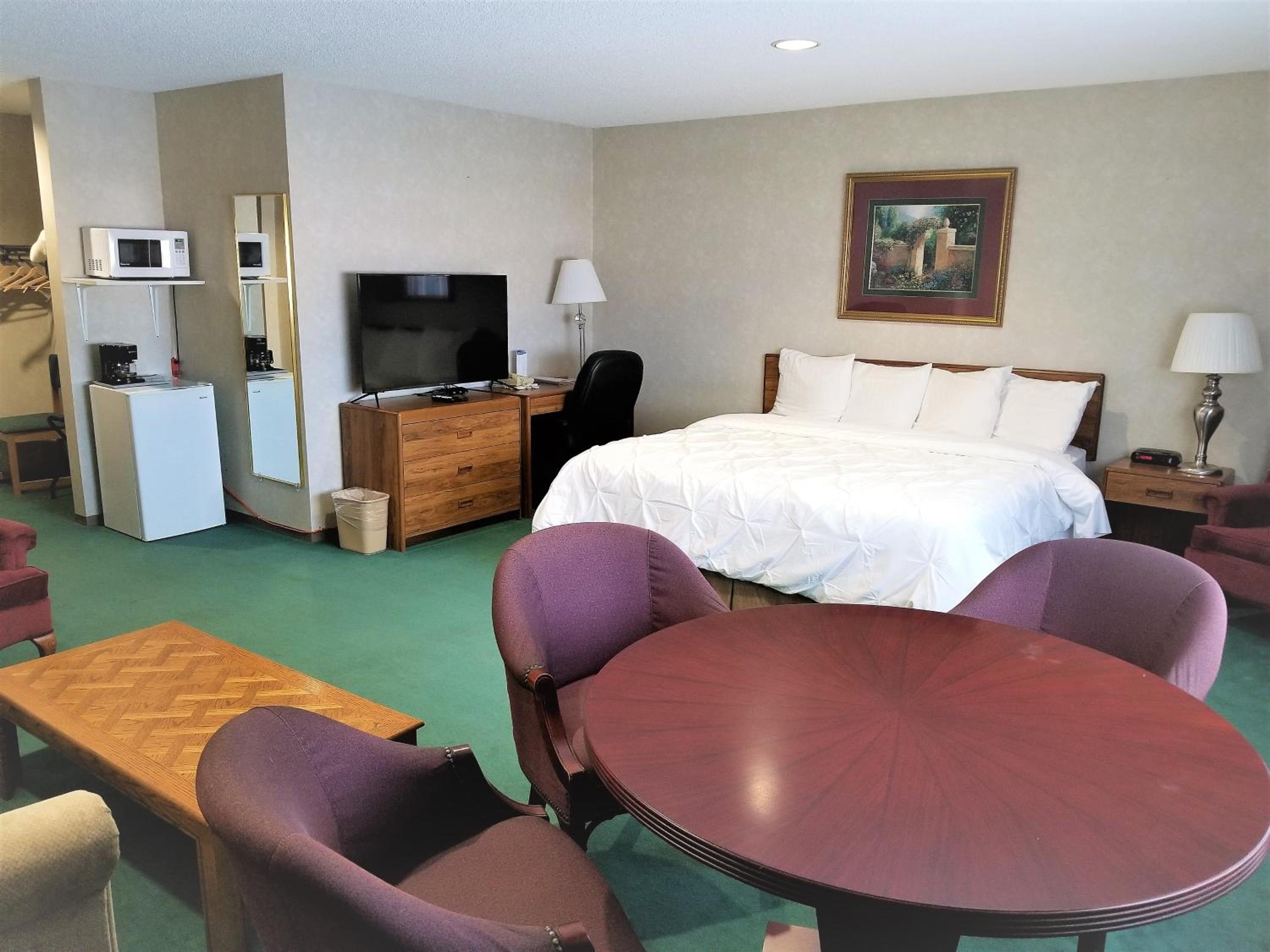 Standard King Room - Photo 4
