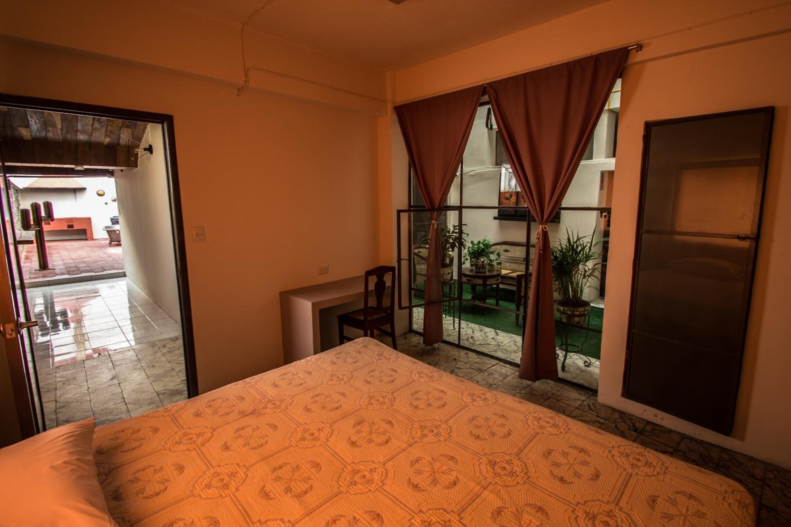 Single Room with Private Bathroom photo 3