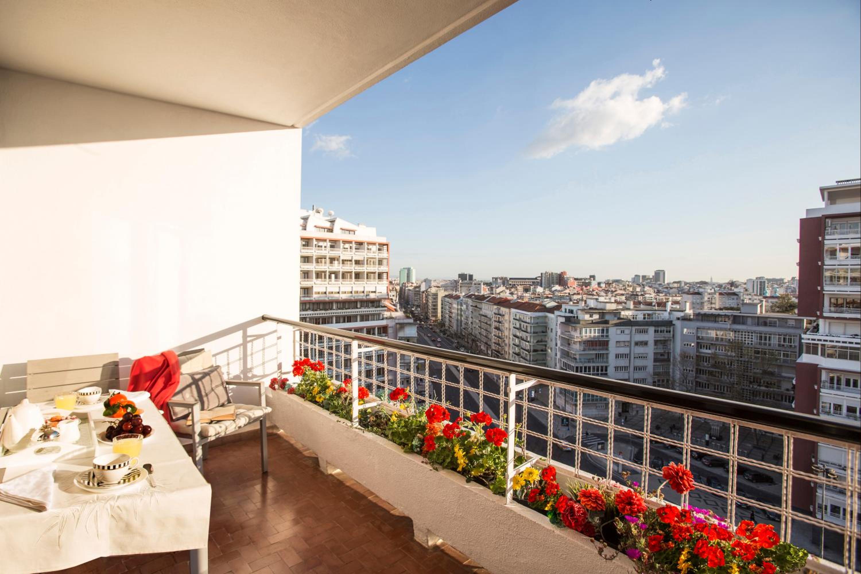 Apartment with Balcony - Photo 27